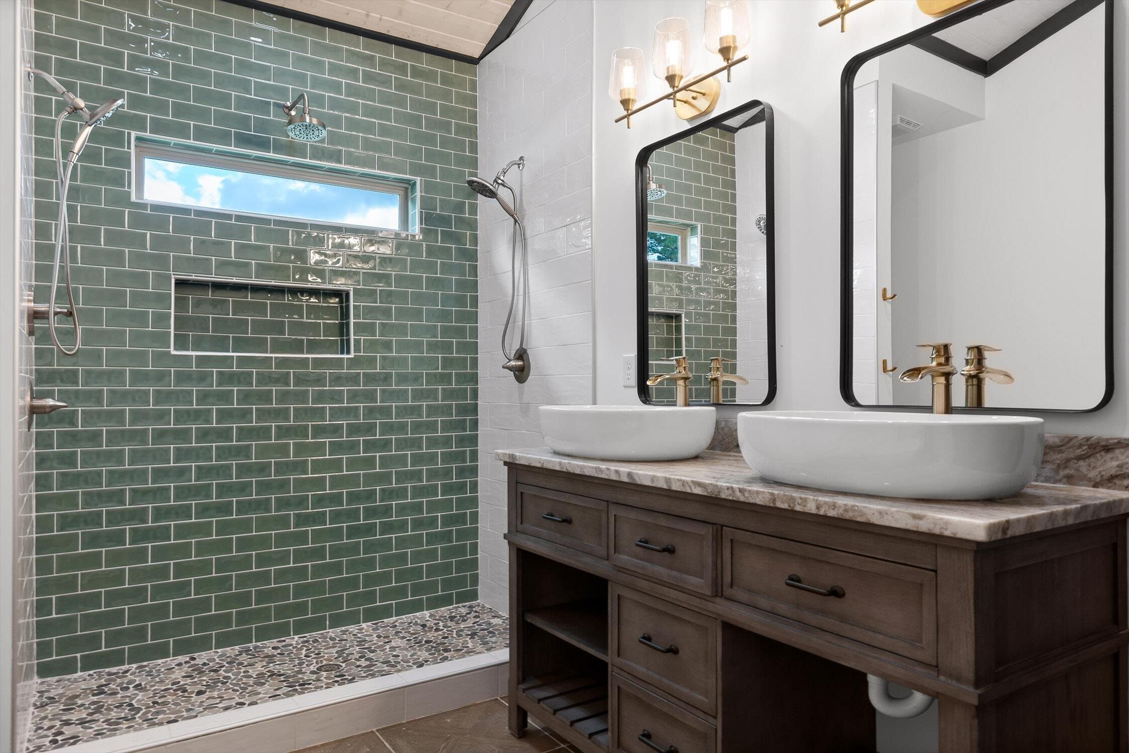 Higdon, Alabama, 35979, United States, 3 Bedrooms Bedrooms, ,2 BathroomsBathrooms,Residential,For Sale,1983057