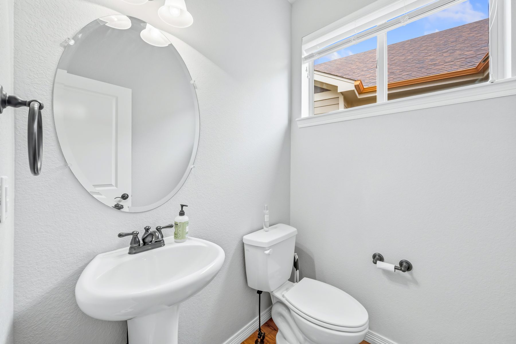  Beautifully Maintained Home in the Highly Sought-After Harmony Ridge Community - 物件實景