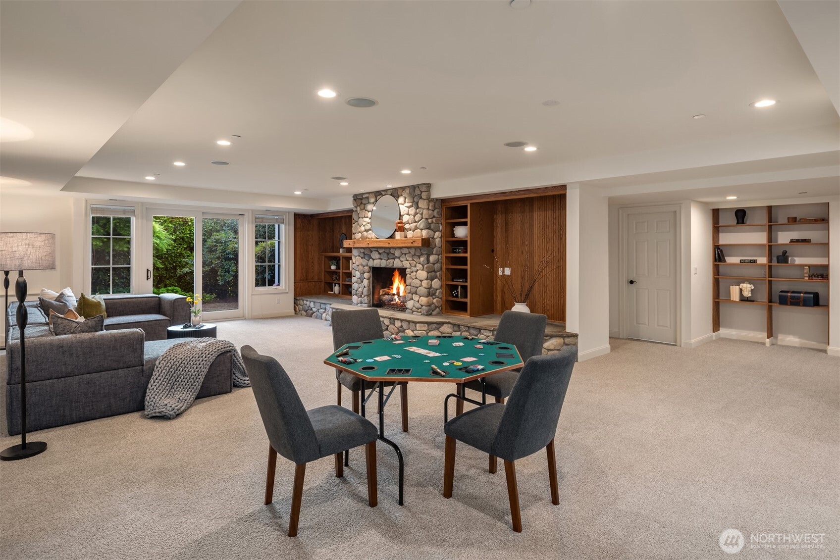 Clyde Hill, Washington, 98004, United States, 4 Bedrooms Bedrooms, ,4 BathroomsBathrooms,Residential,For Sale,1805060
