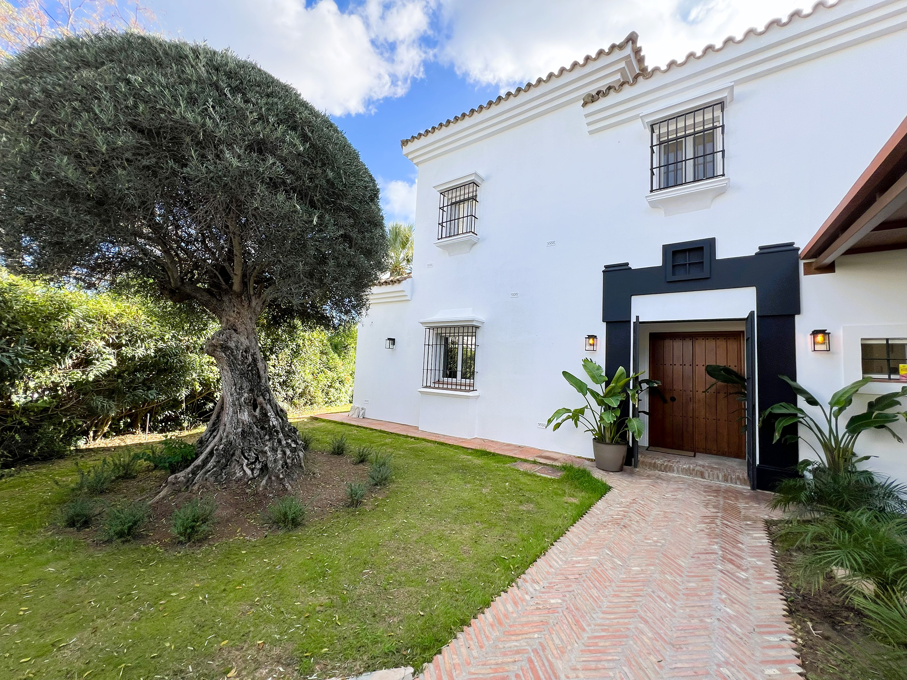  Renovated Andalusian-style villa with private garden and pool - 物件實景