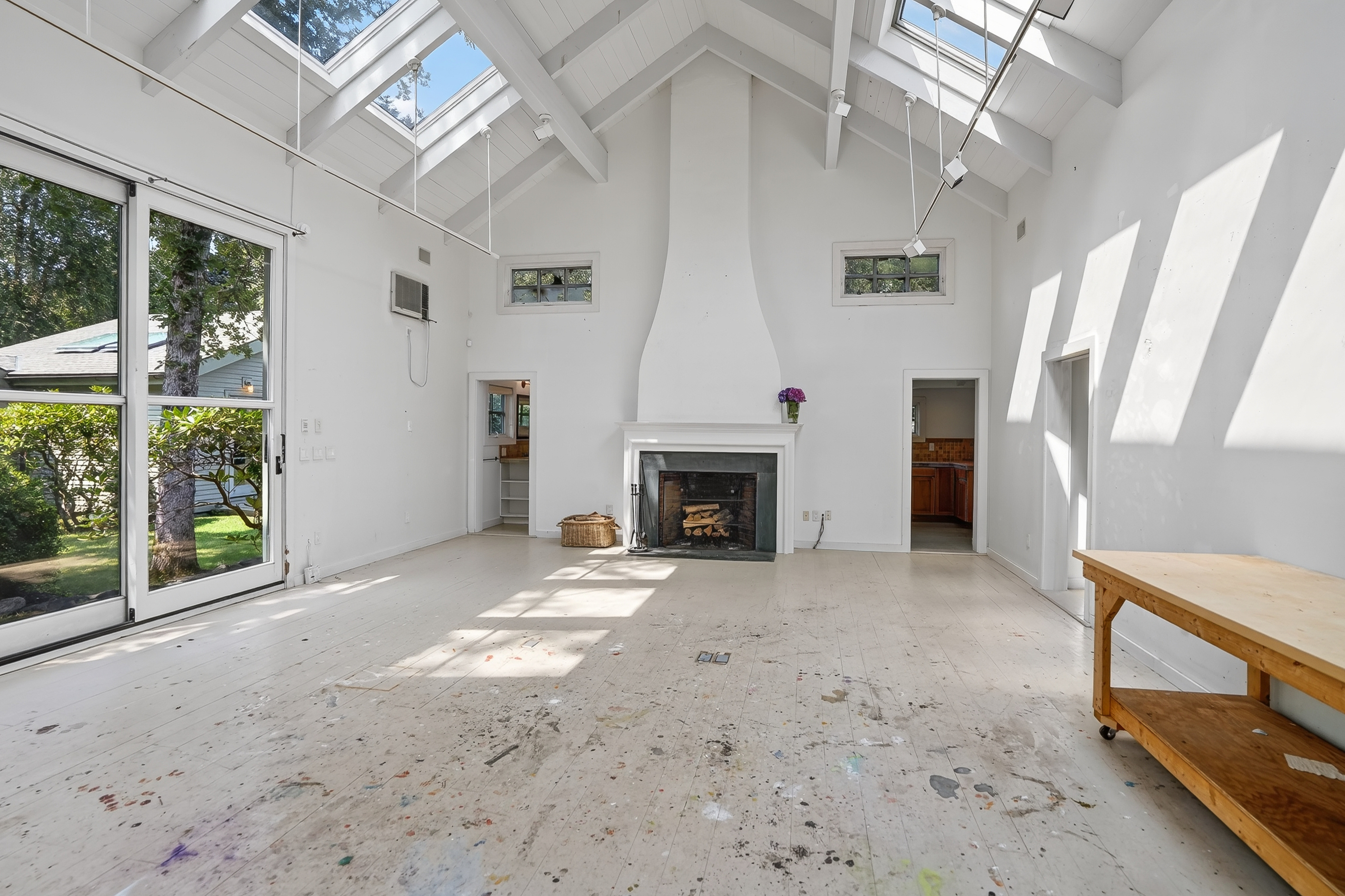  Enchanting Artist-Designed House, Studio and Pool on 2.9 Acres - 物件實景