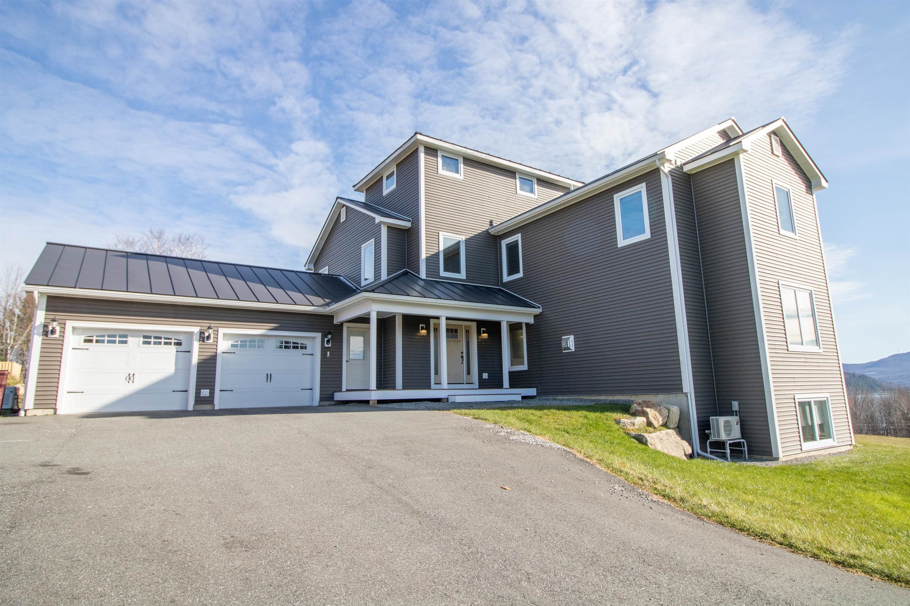 Barton, Vermont, 05822, United States, 6 Bedrooms Bedrooms, ,3 BathroomsBathrooms,Residential,For Sale,1943519