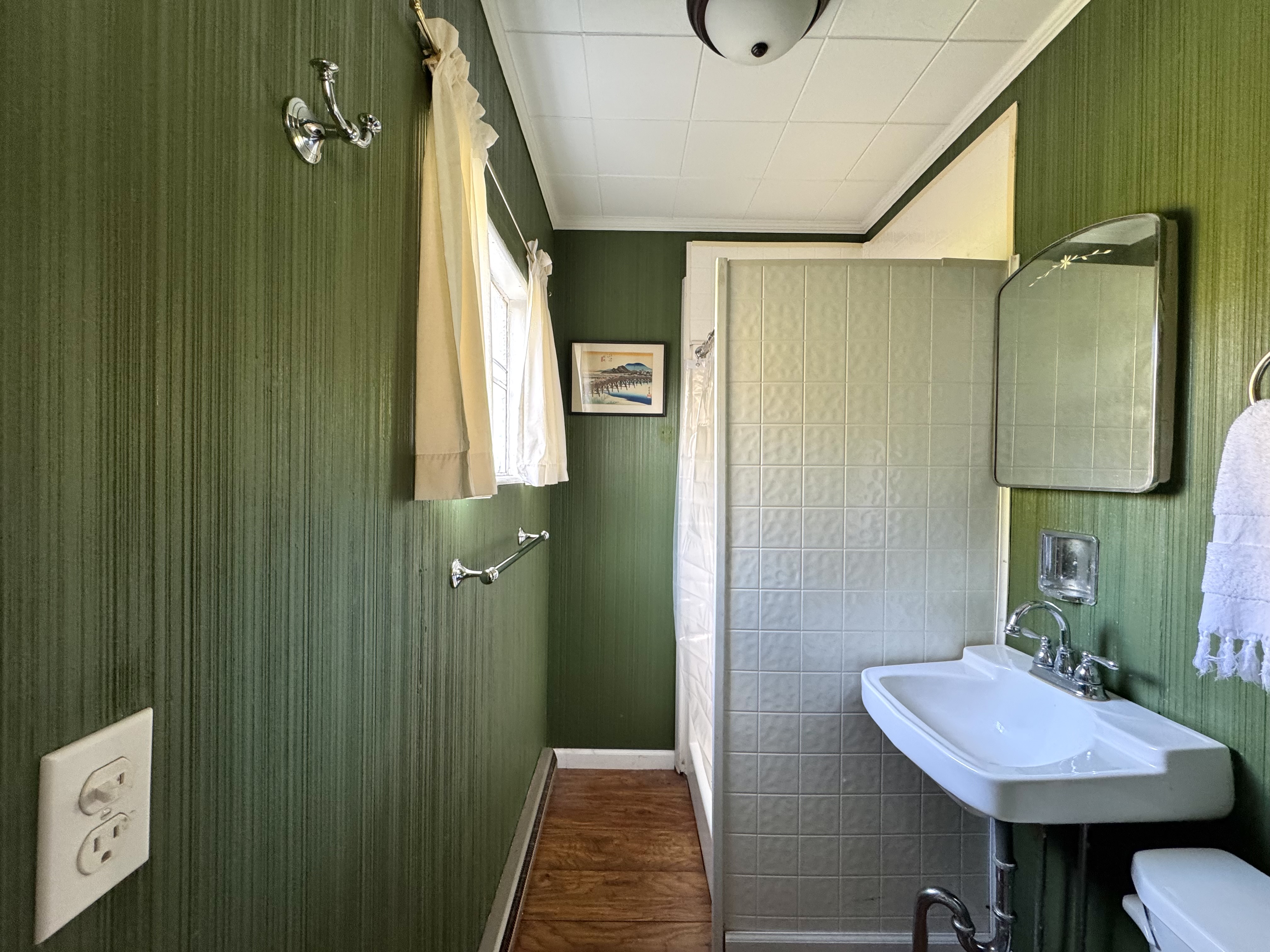 Catskill, New York, 12414, United States, 3 Bedrooms Bedrooms, ,2 BathroomsBathrooms,Residential,For Sale,1990409