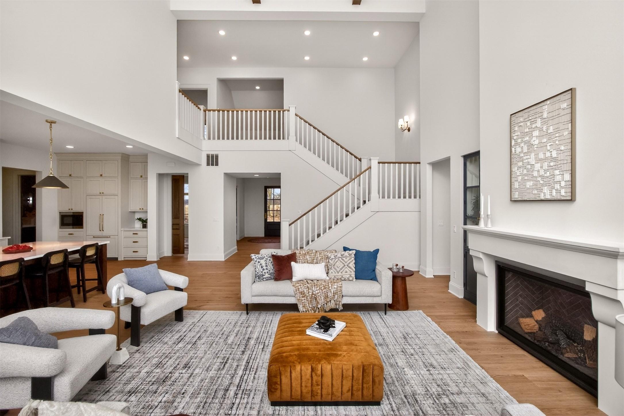 Pella, Iowa, 50219, United States, 5 Bedrooms Bedrooms, ,5 BathroomsBathrooms,Residential,For Sale,2019624