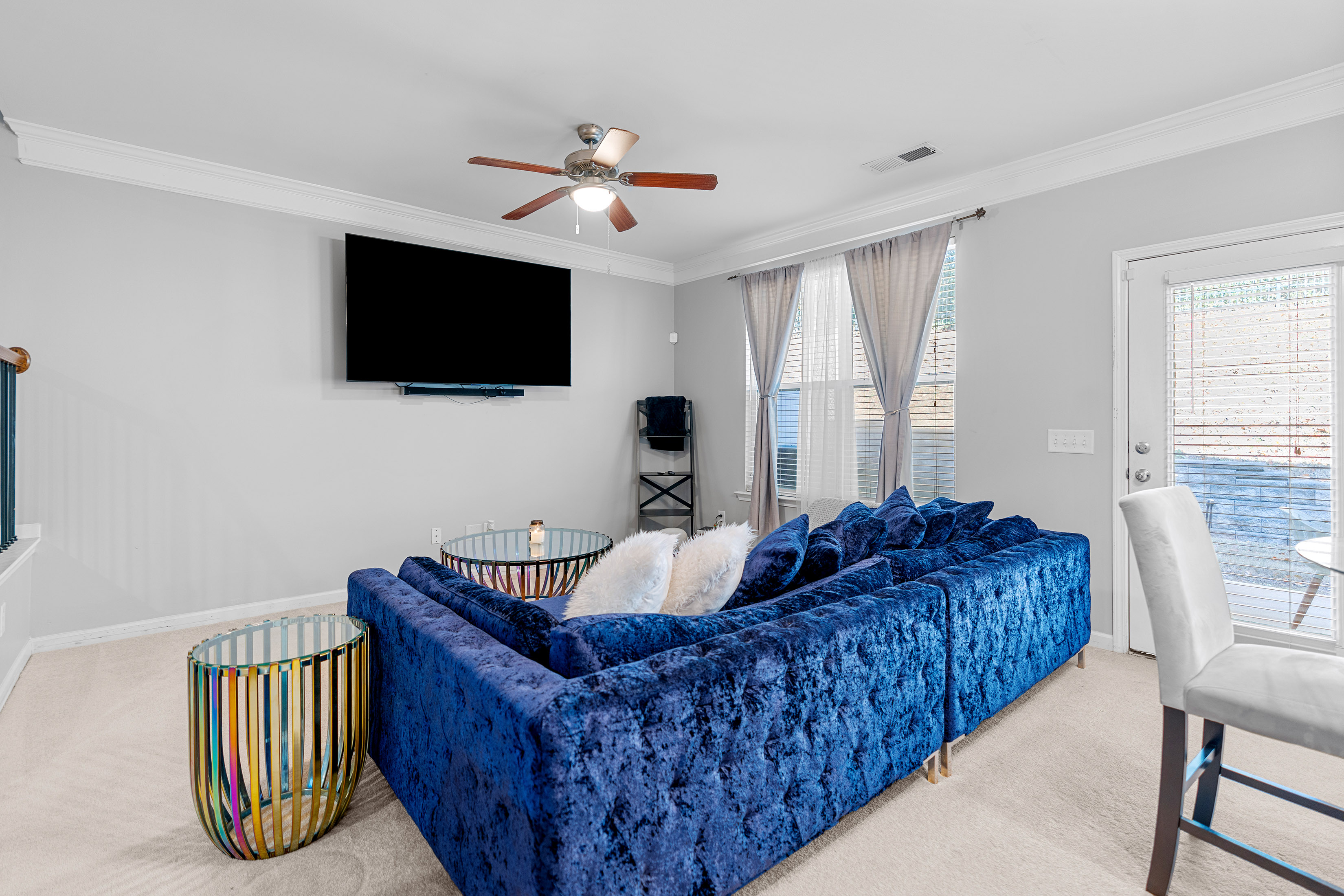  Stylish, Spacious and Ideally Located Townhome - 物件實景