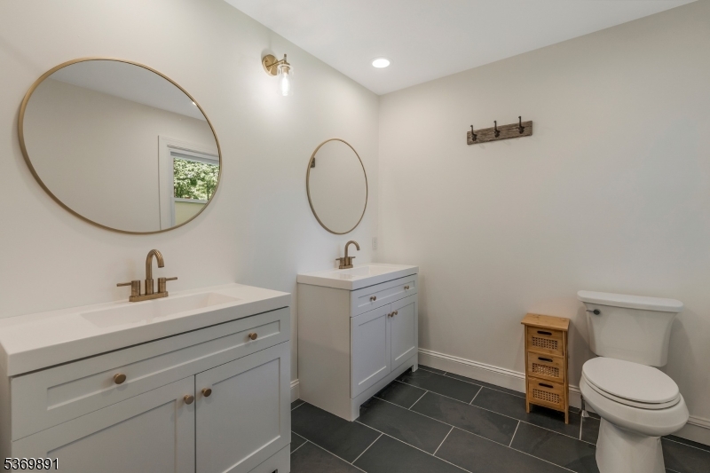 Bethlehem Twp., New Jersey, 08802, United States, 3 Bedrooms Bedrooms, ,2 BathroomsBathrooms,Residential,For Sale,1949584