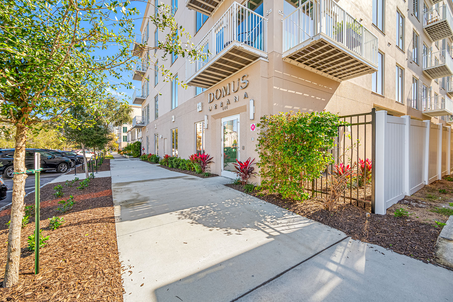 DOMUS URBANA CONDO 