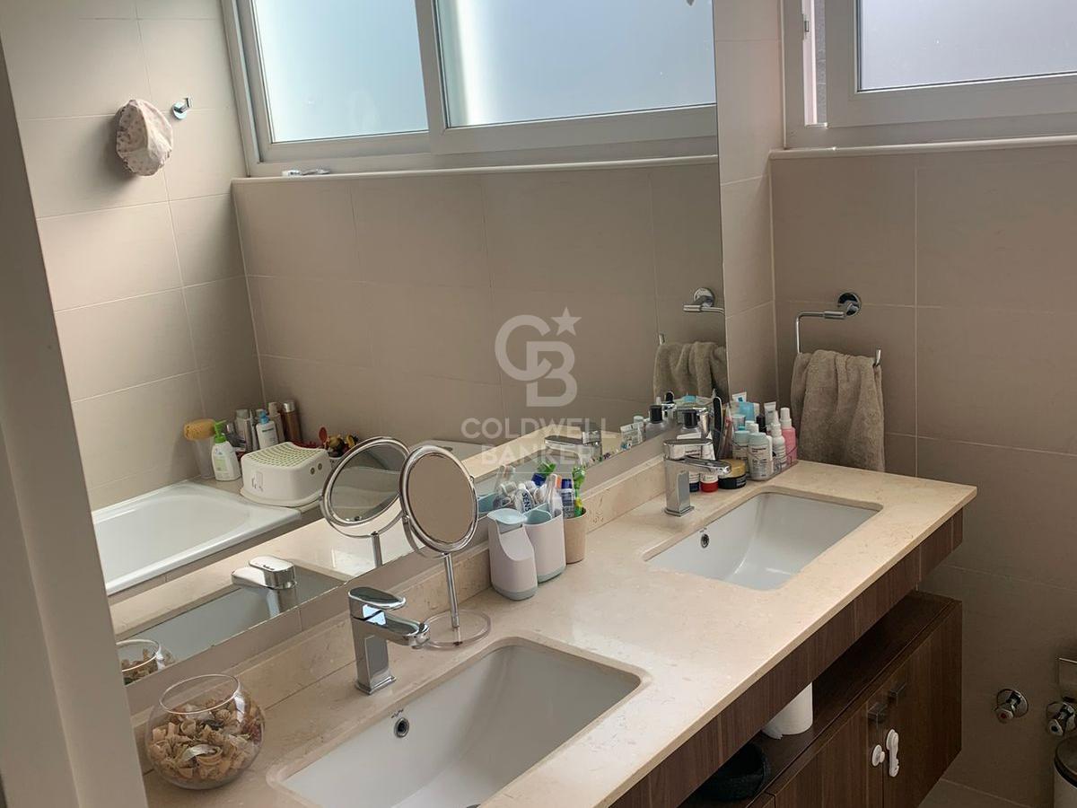 Lo Barnechea, Chile, 4 Bedrooms Bedrooms, ,3 BathroomsBathrooms,Residential,For Sale,1957290