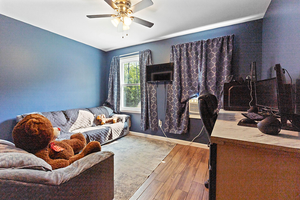 Madison, Maine, 04950, United States, 3 Bedrooms Bedrooms, ,3 BathroomsBathrooms,Residential,For Sale,1898697