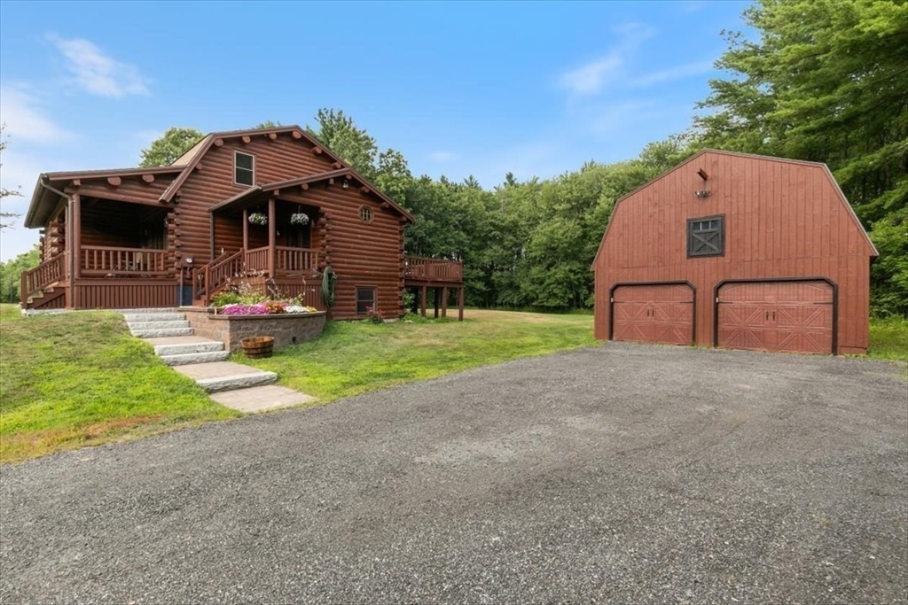 Haverhill, Massachusetts, 01832, United States, 4 Bedrooms Bedrooms, ,2 BathroomsBathrooms,Residential,For Sale,1906911