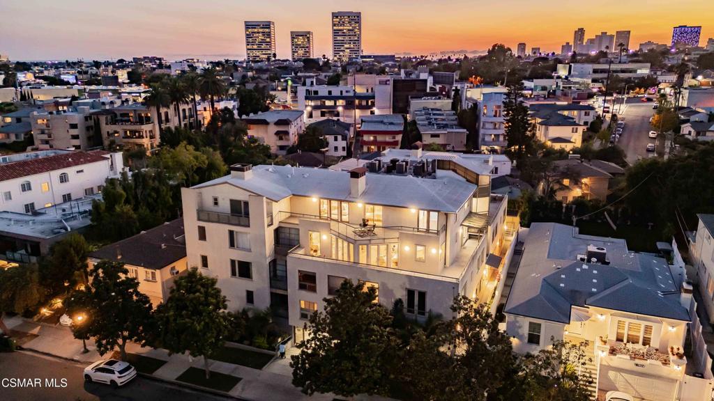 Los Angeles, California, 90024, United States, 4 Bedrooms Bedrooms, ,5 BathroomsBathrooms,Residential,For Sale,1983471