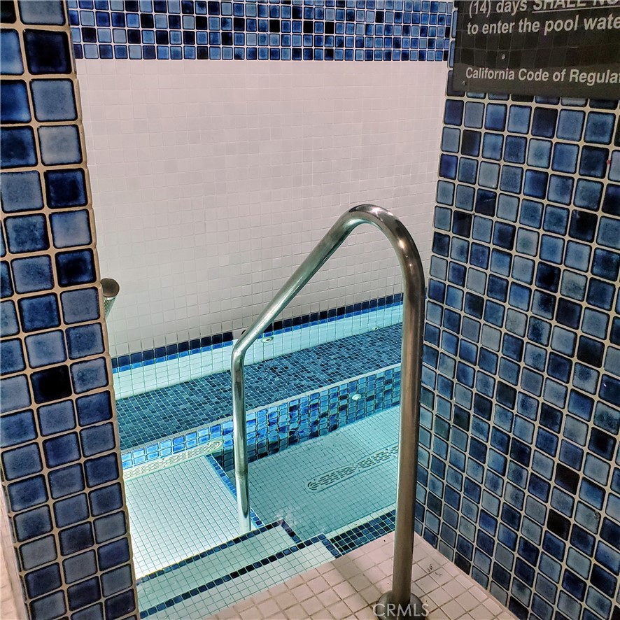 Long Beach, California, 90814, United States, 2 Bedrooms Bedrooms, ,2 BathroomsBathrooms,Residential,For Sale,1949183