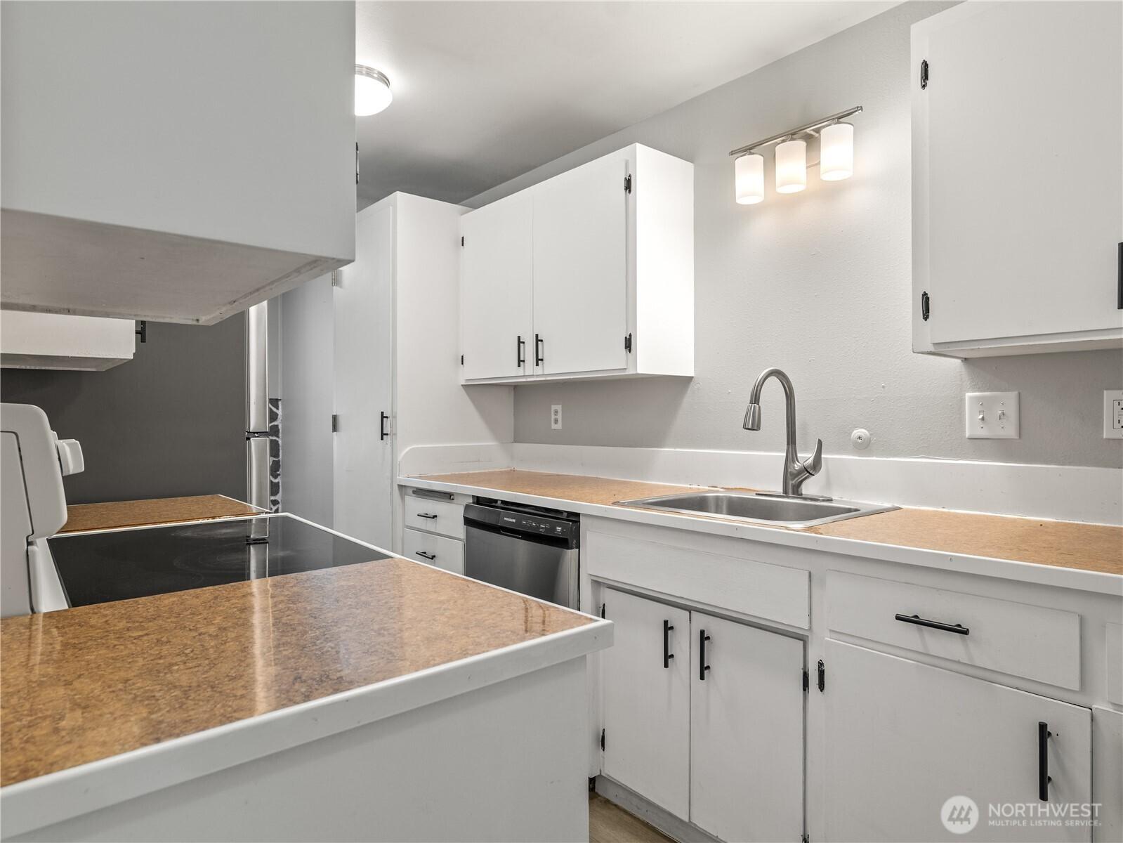 BURIEN, Washington, 98146, United States, 7 Bedrooms Bedrooms, ,4 BathroomsBathrooms,Residential,For Sale,1913581