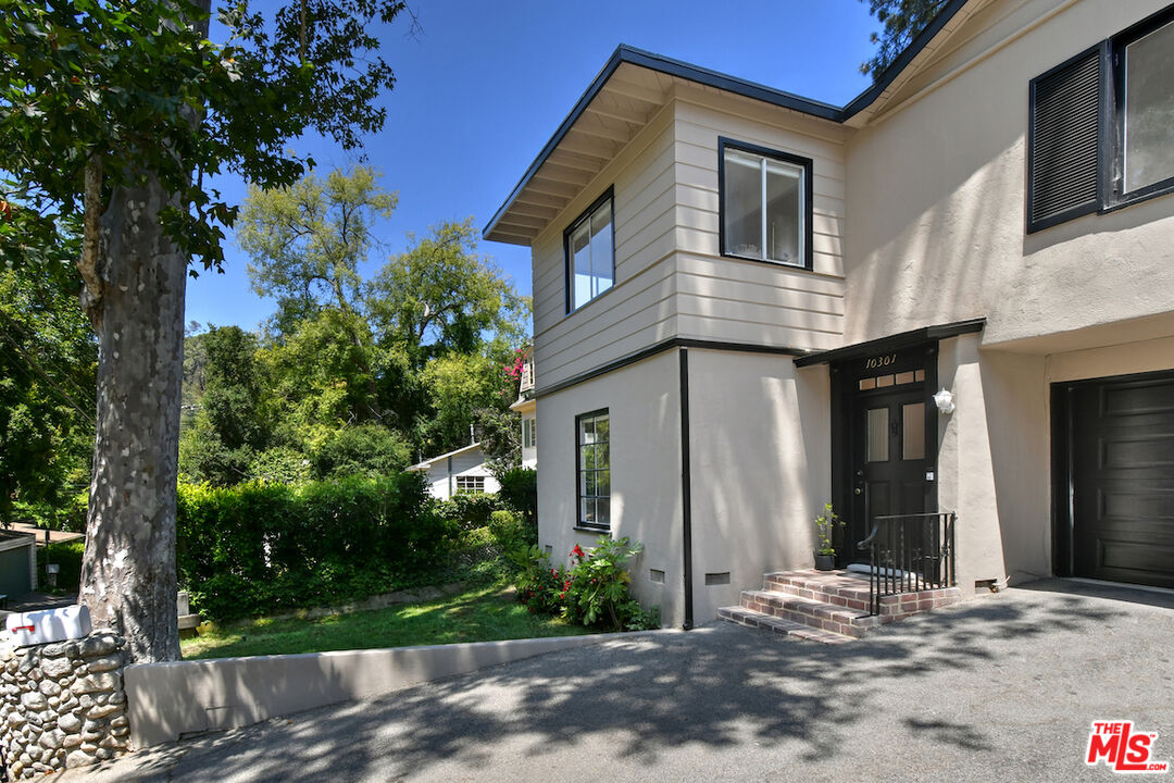 Los Angeles, California, 90077, United States, 3 Bedrooms Bedrooms, ,2 BathroomsBathrooms,Residential,For Sale,1901054