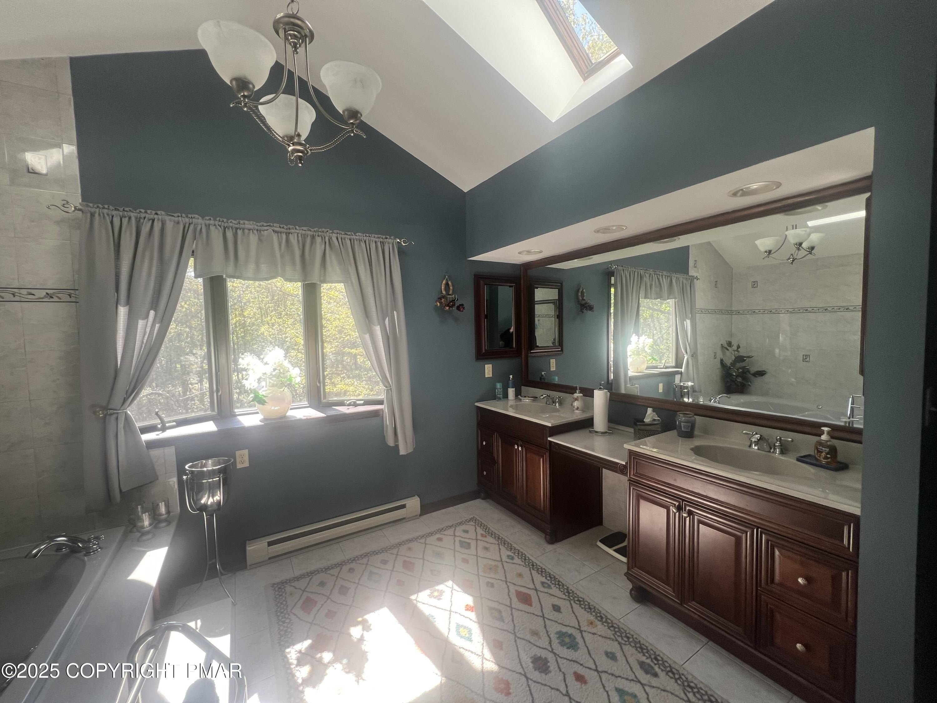 Blakeslee, Pennsylvania, 18610, United States, 4 Bedrooms Bedrooms, ,3 BathroomsBathrooms,Residential,For Sale,1982543