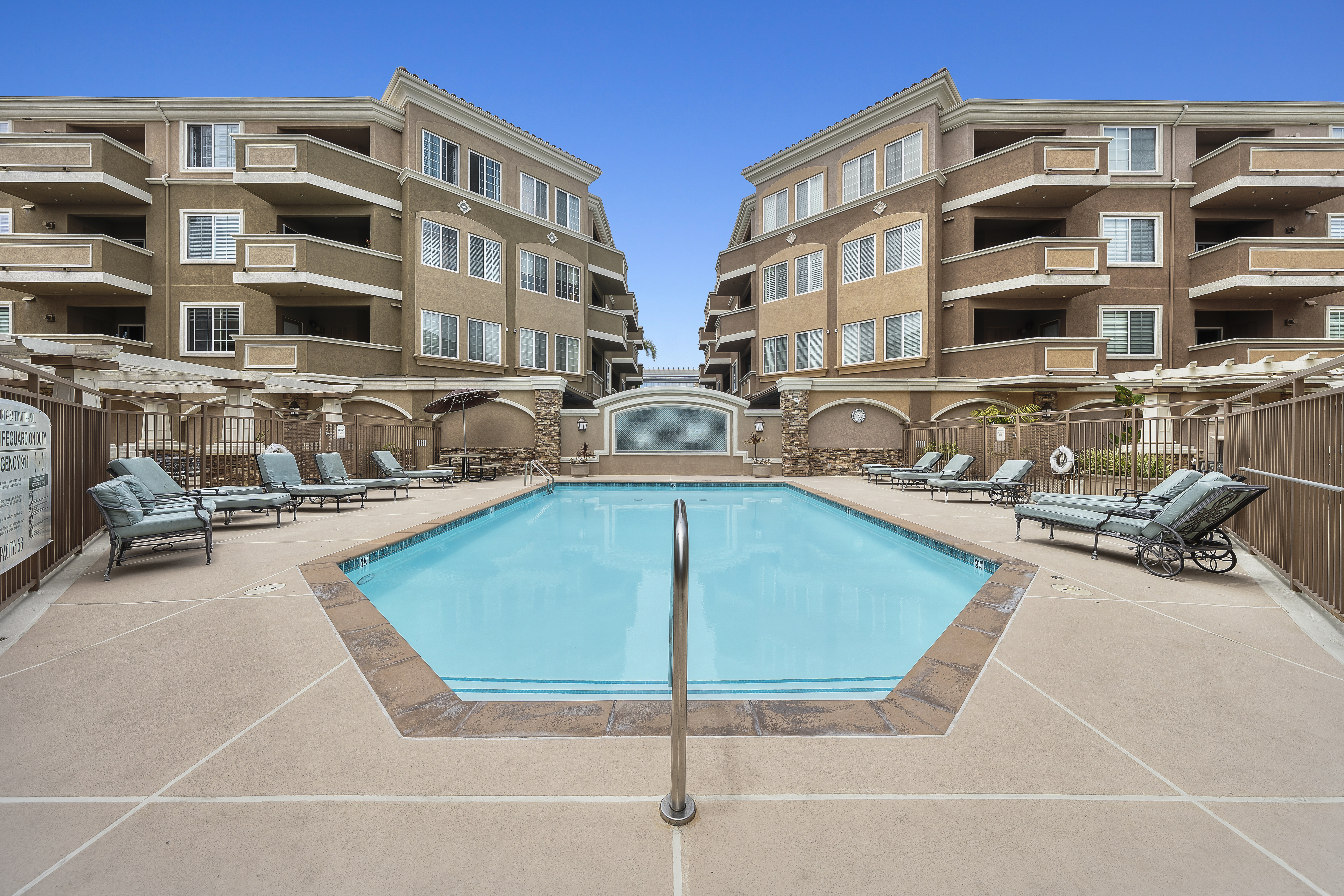  2750 Artesia Boulevard, Redondo Beach, CA 90278 - 物件實景