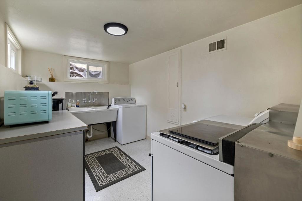 Santa Cruz, California, 95060, United States, 3 Bedrooms Bedrooms, ,3 BathroomsBathrooms,Residential,For Sale,1976527