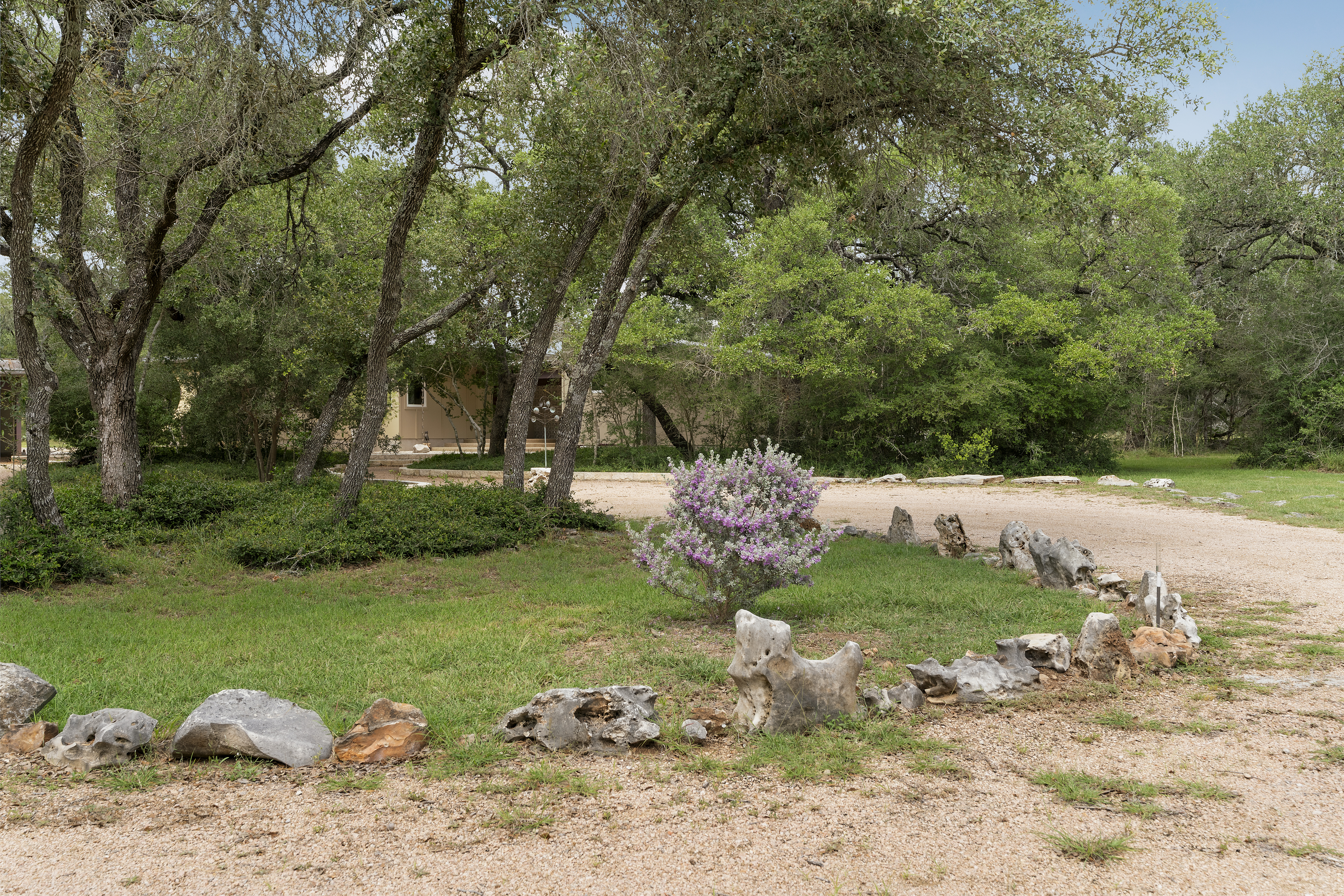  A Modern Hill Country Retreat on 5 Lush Acres - 物件實景