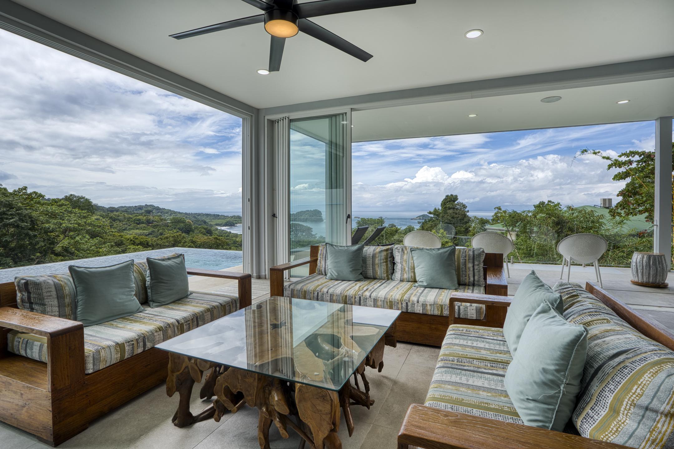 Manuel Antonio, Puntarenas, CR, 10 Bedrooms Bedrooms, ,12 BathroomsBathrooms,Residential,For Sale,1865275