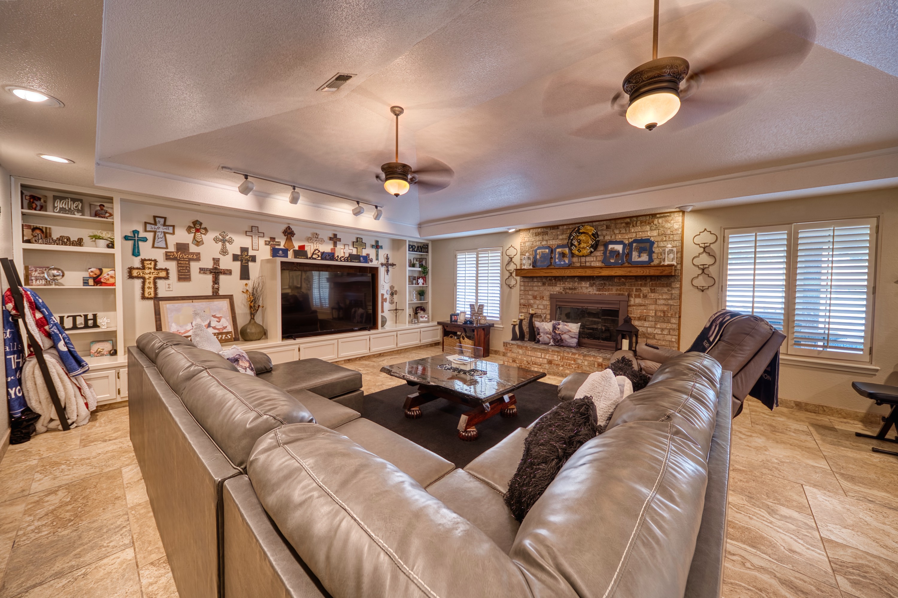 Carlsbad, New Mexico, 88220, United States, 4 Bedrooms Bedrooms, ,3 BathroomsBathrooms,Residential,For Sale,1974897