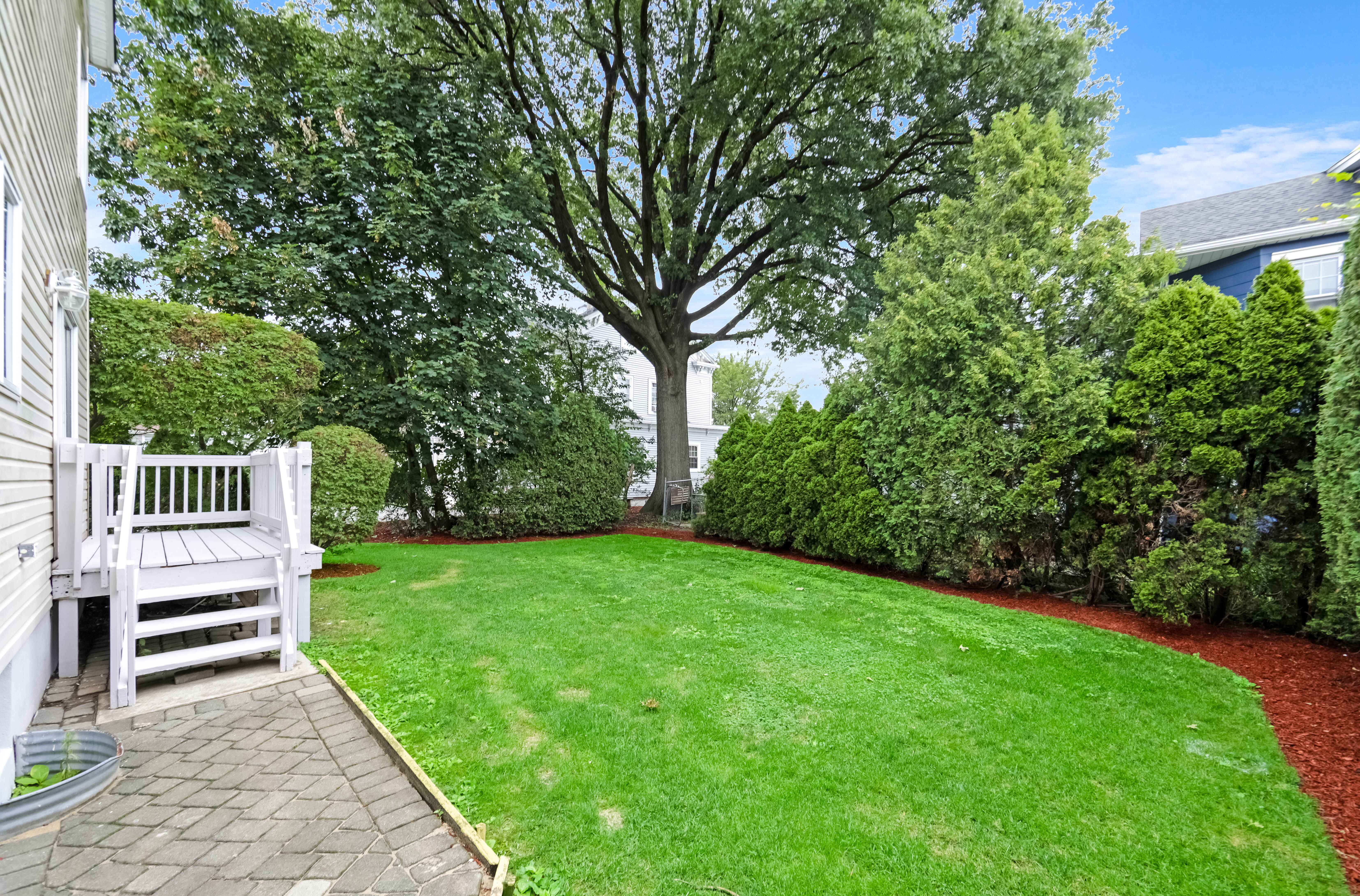 Fort Lee, New Jersey, 07024, United States, 5 Bedrooms Bedrooms, ,4 BathroomsBathrooms,Residential,For Sale,1981309