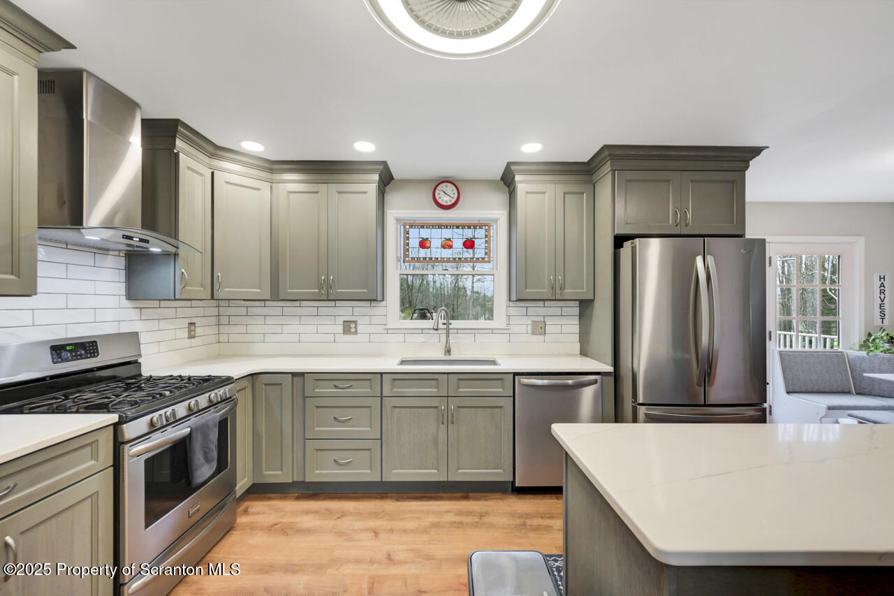 Moscow, Pennsylvania, 18444, United States, 4 Bedrooms Bedrooms, ,3 BathroomsBathrooms,Residential,For Sale,1999733