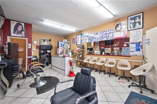 Los Angeles, California, 90044, United States, 2 Bedrooms Bedrooms, ,Residential,For Sale,1869360