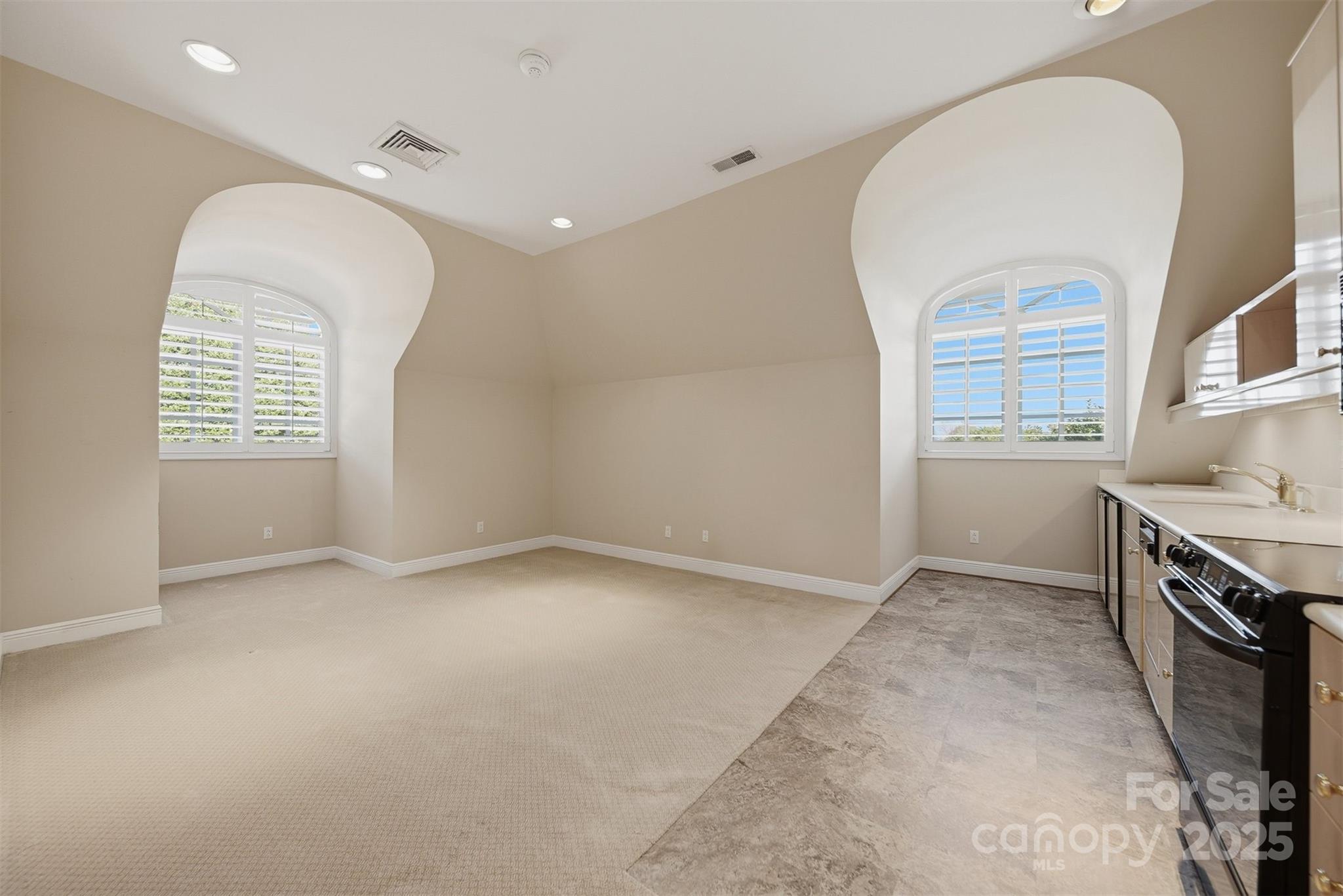 Conover, North Carolina, 28613, United States, 6 Bedrooms Bedrooms, ,7 BathroomsBathrooms,Residential,For Sale,1991981