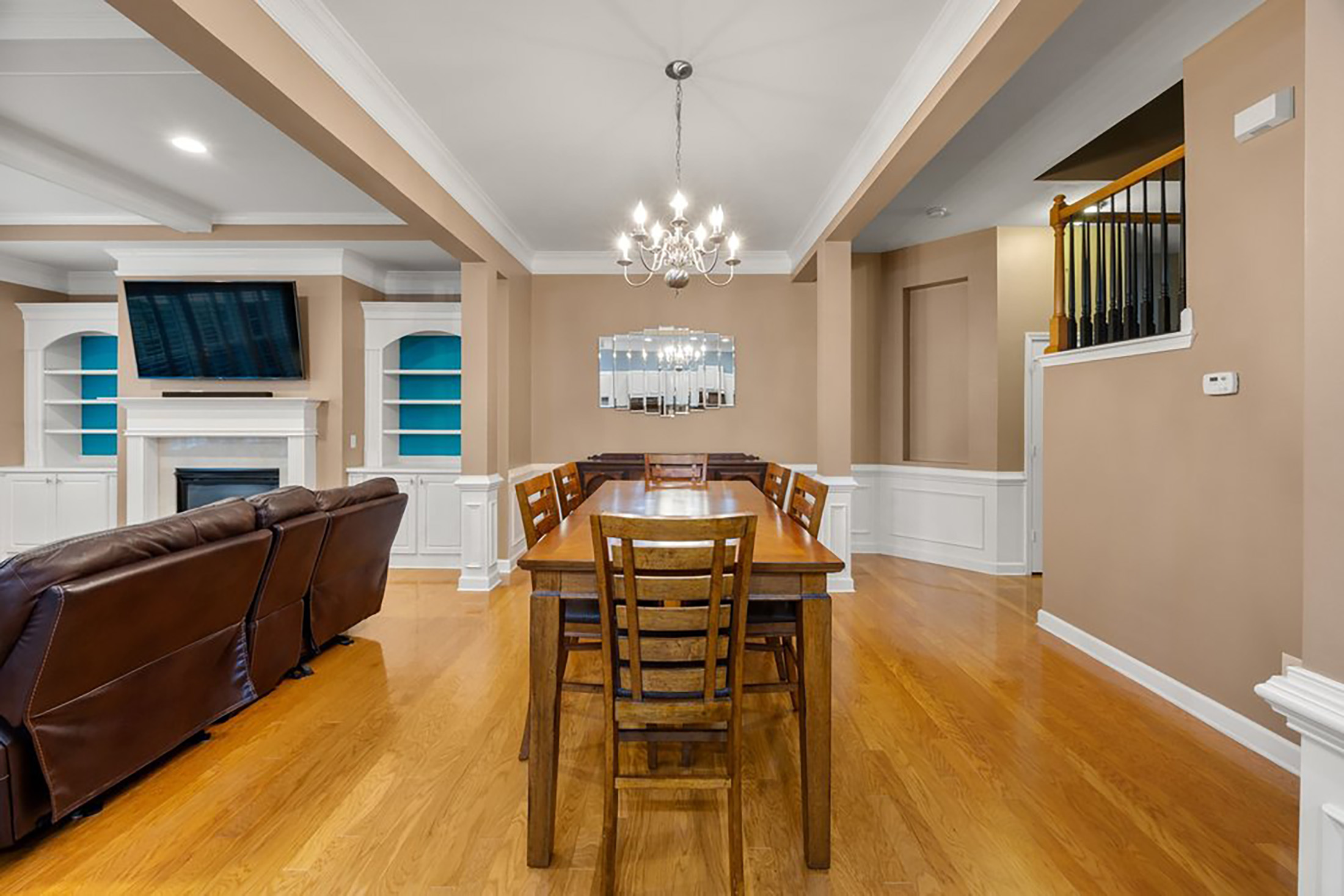 Turnkey Living in Gated Townhome Community - 物件實景