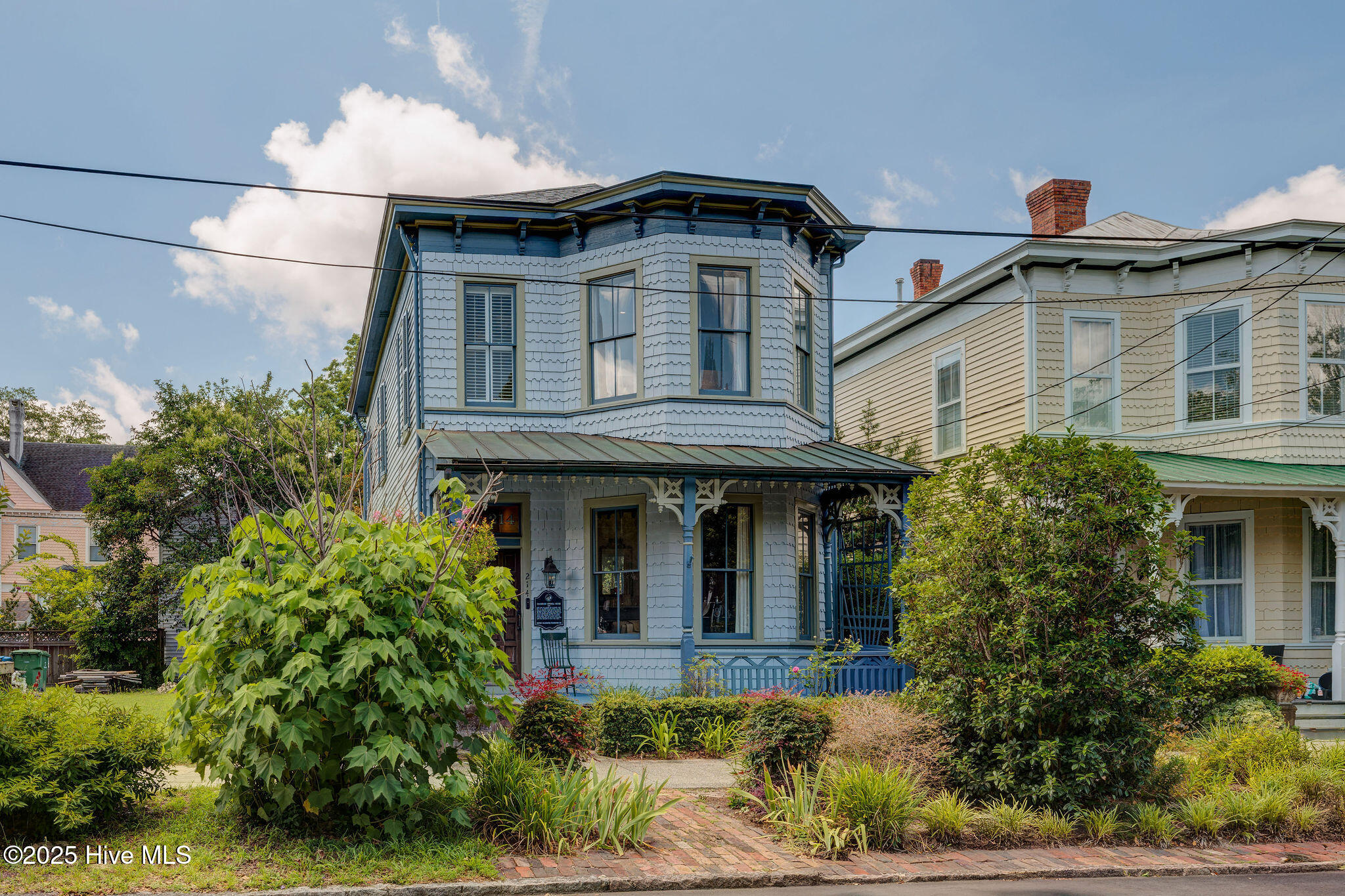 Wilmington, North Carolina, 28401, United States, 4 Bedrooms Bedrooms, ,3 BathroomsBathrooms,Residential,For Sale,1874502
