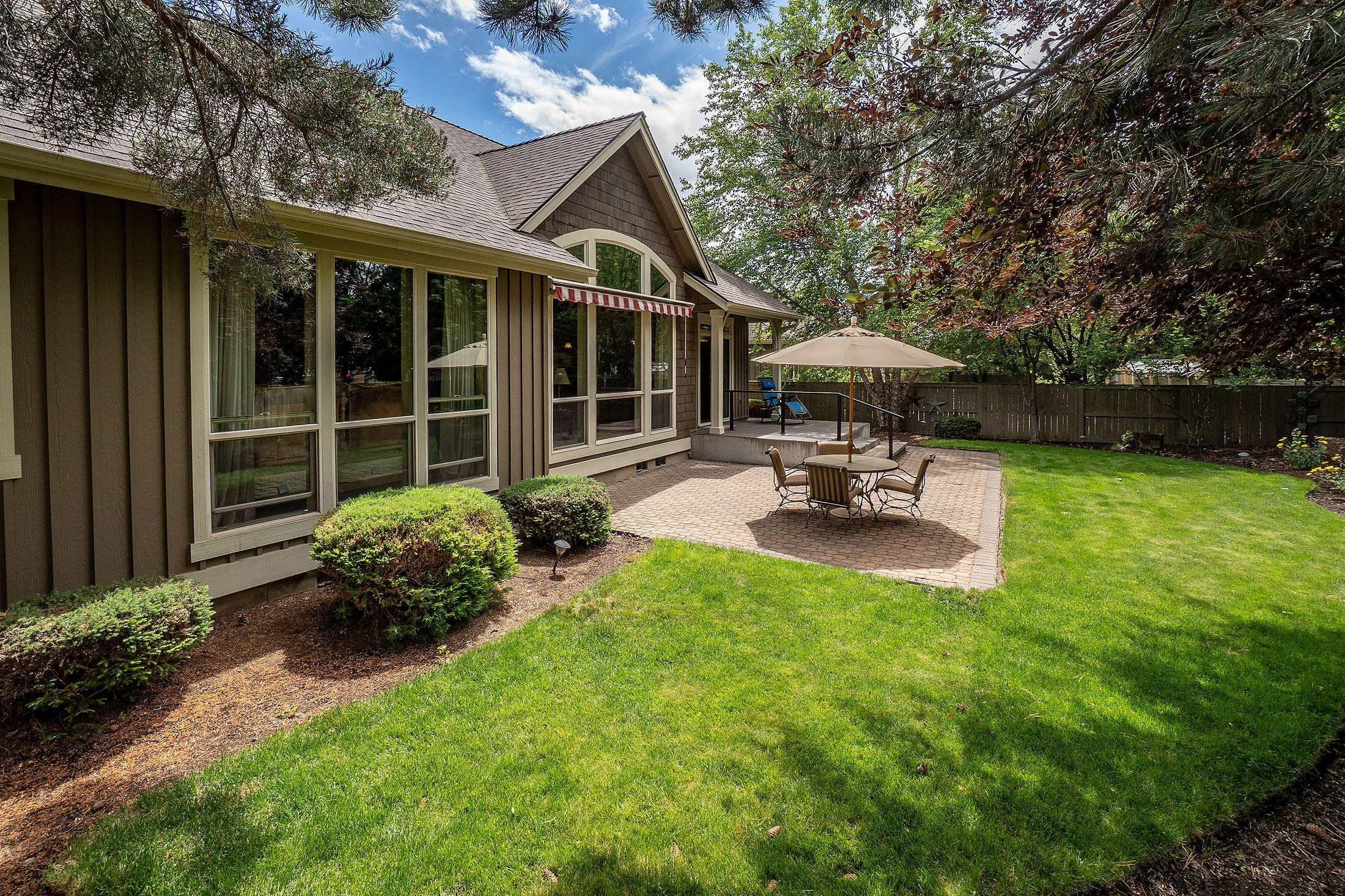 Bend, Oregon, 97702, United States, 3 Bedrooms Bedrooms, ,2 BathroomsBathrooms,Residential,For Sale,1883442