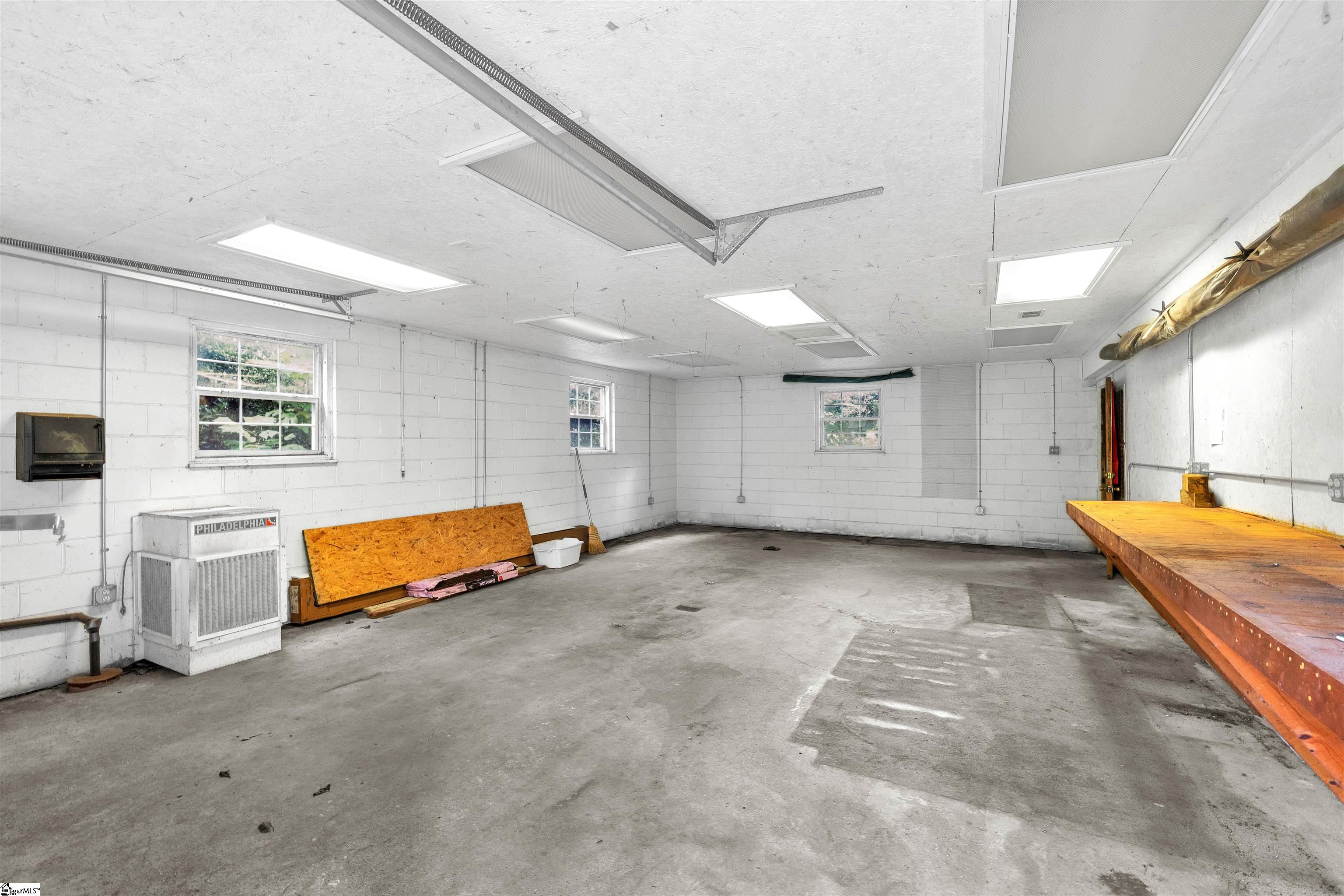 Fountain Inn, South Carolina, 29644, United States, 5 Bedrooms Bedrooms, ,4 BathroomsBathrooms,Residential,For Sale,1938942