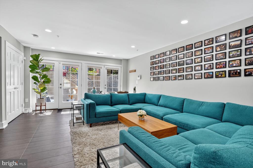 Washington, District of Columbia, 20010, United States, 2 Bedrooms Bedrooms, ,2 BathroomsBathrooms,Residential,For Sale,1975364