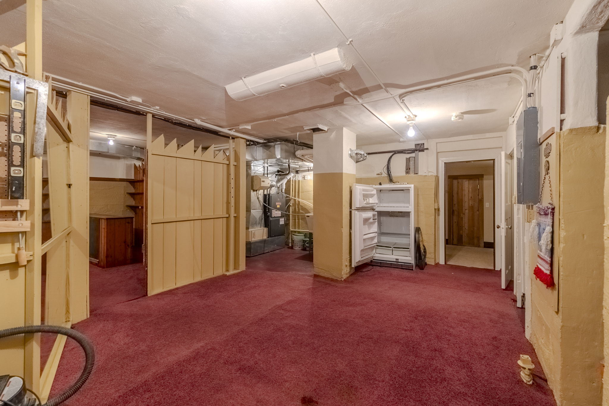 Mason City, Iowa, 50401, United States, 5 Bedrooms Bedrooms, ,3 BathroomsBathrooms,Residential,For Sale,1974101