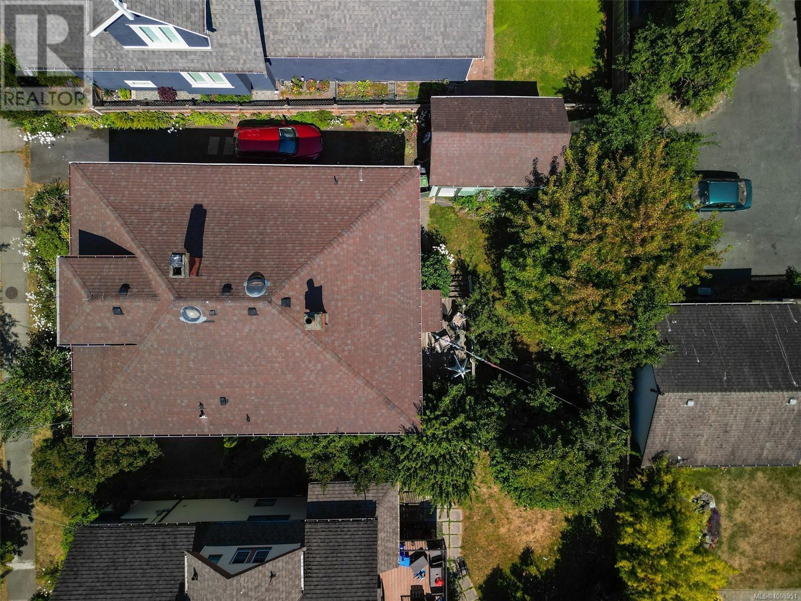 VICTORIA, British Columbia, V8V 2H6, CA, 3 Bedrooms Bedrooms, ,2 BathroomsBathrooms,Residential,For Sale,1906756