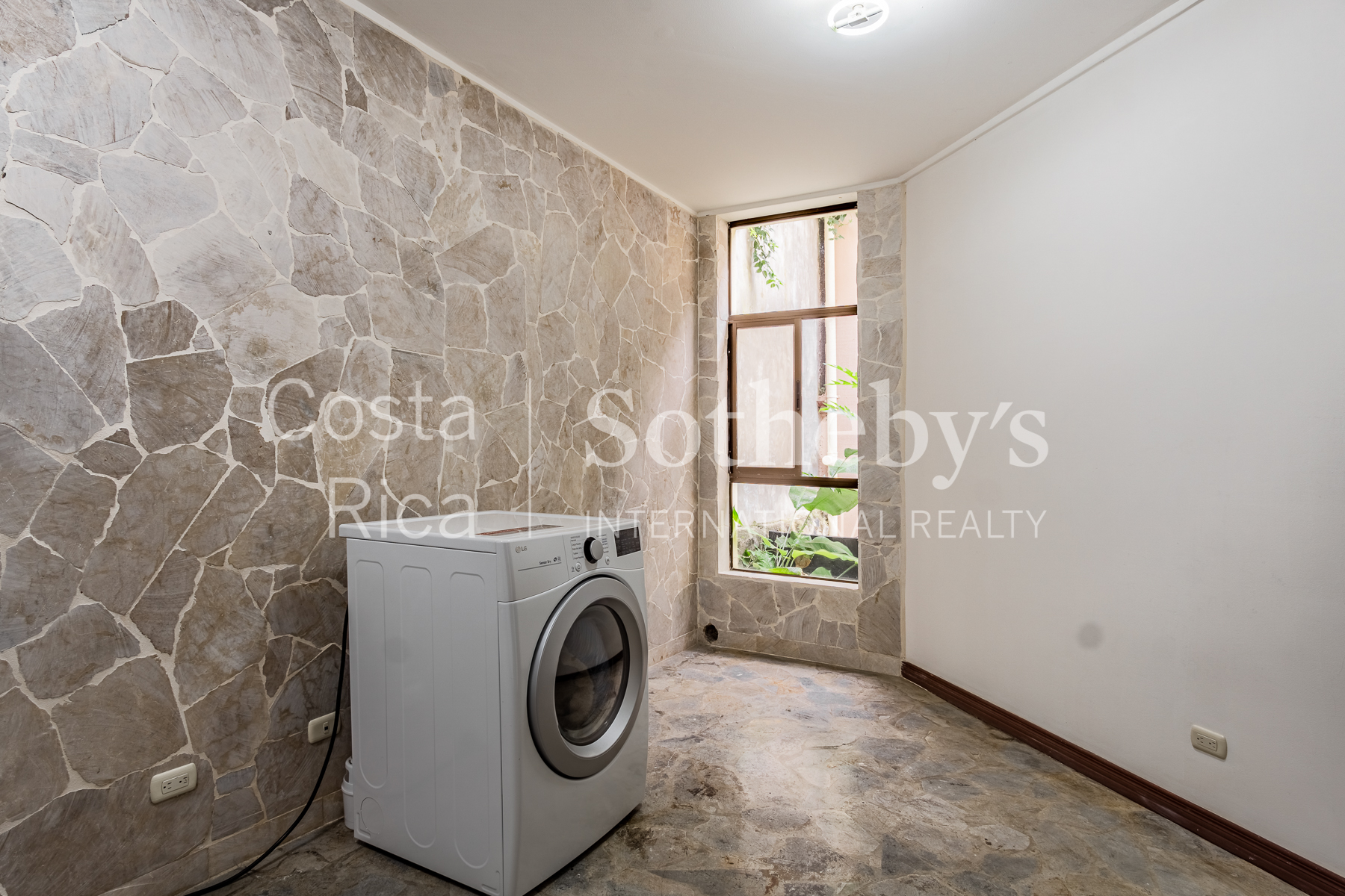  Stone Rock House And Apartment - 物件實景