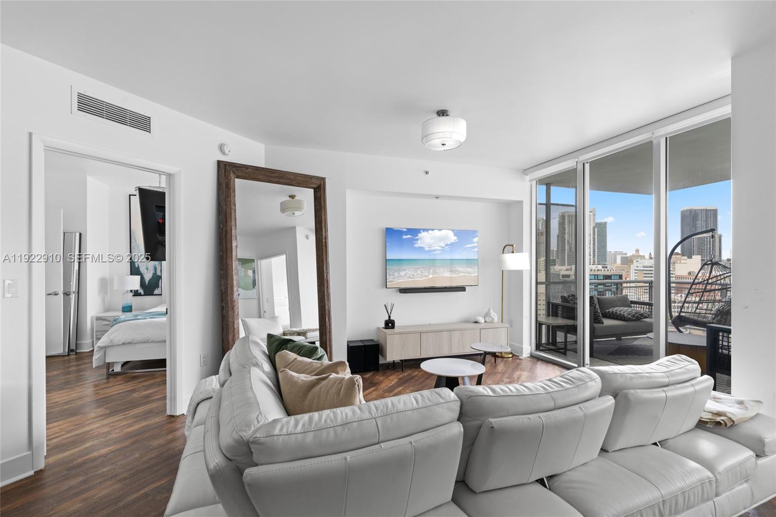 Miami, Florida, 33130, United States, 2 Bedrooms Bedrooms, ,2 BathroomsBathrooms,Residential,For Sale,2000565