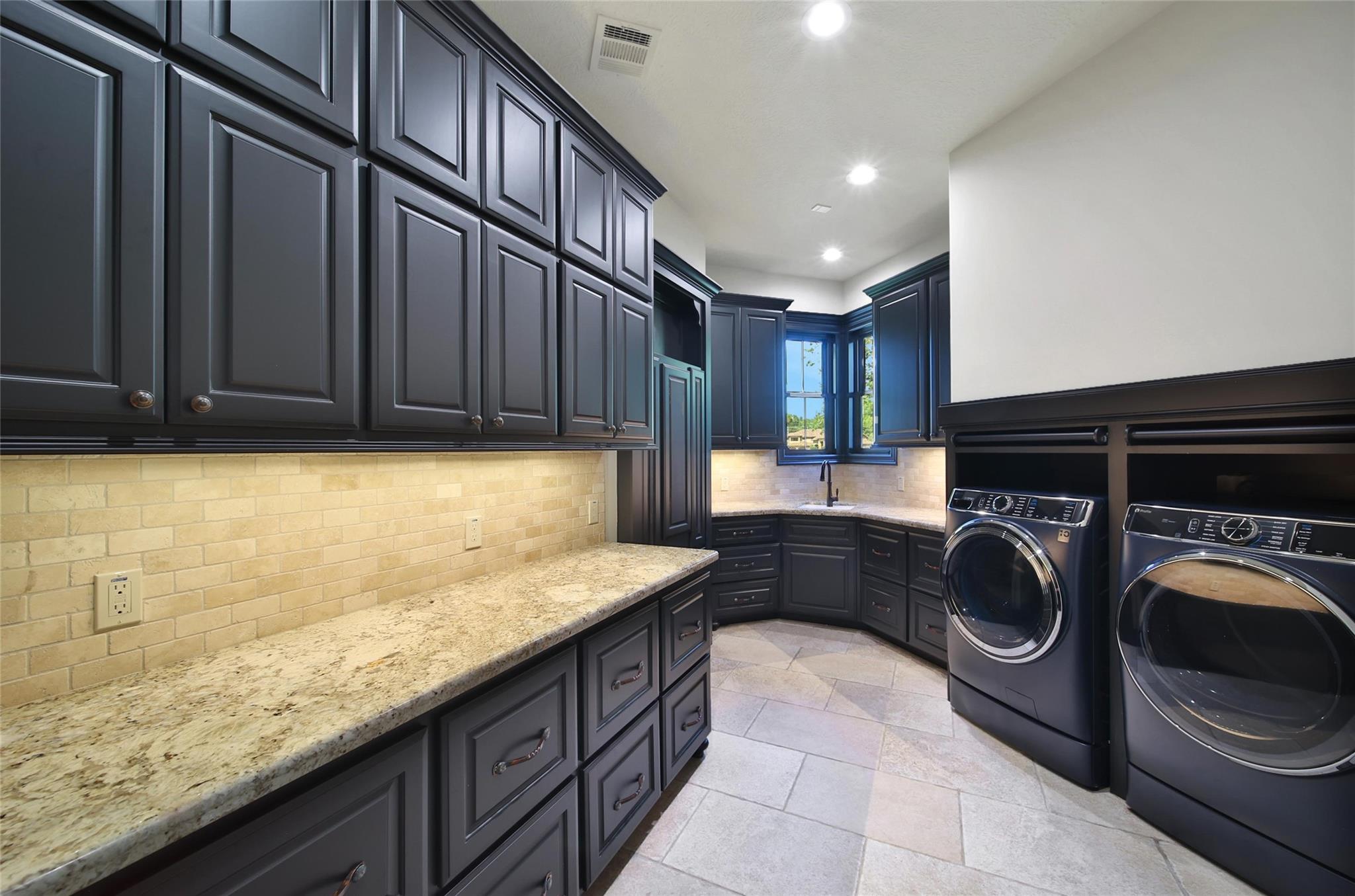 Spring, Texas, 77379, United States, 5 Bedrooms Bedrooms, ,6 BathroomsBathrooms,Residential,For Sale,2006186