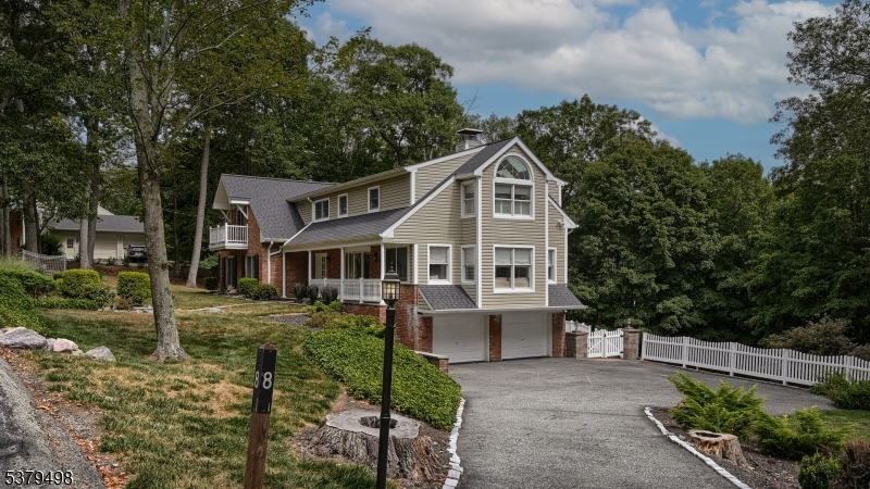 Kinnelon Boro, New Jersey, 07405, United States, 4 Bedrooms Bedrooms, ,5 BathroomsBathrooms,Residential,For Sale,1932382