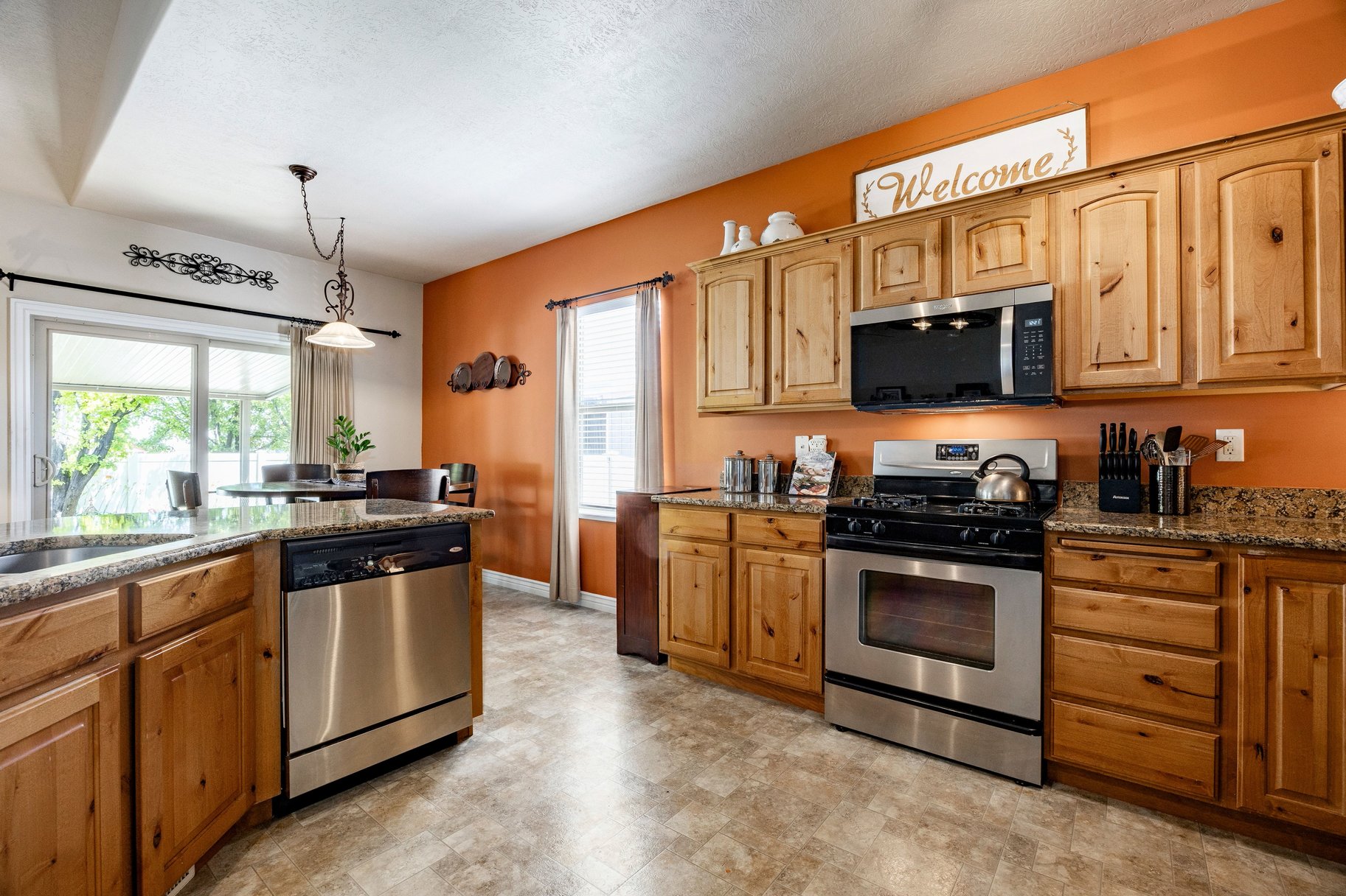  Enjoy Single Level Living at It
