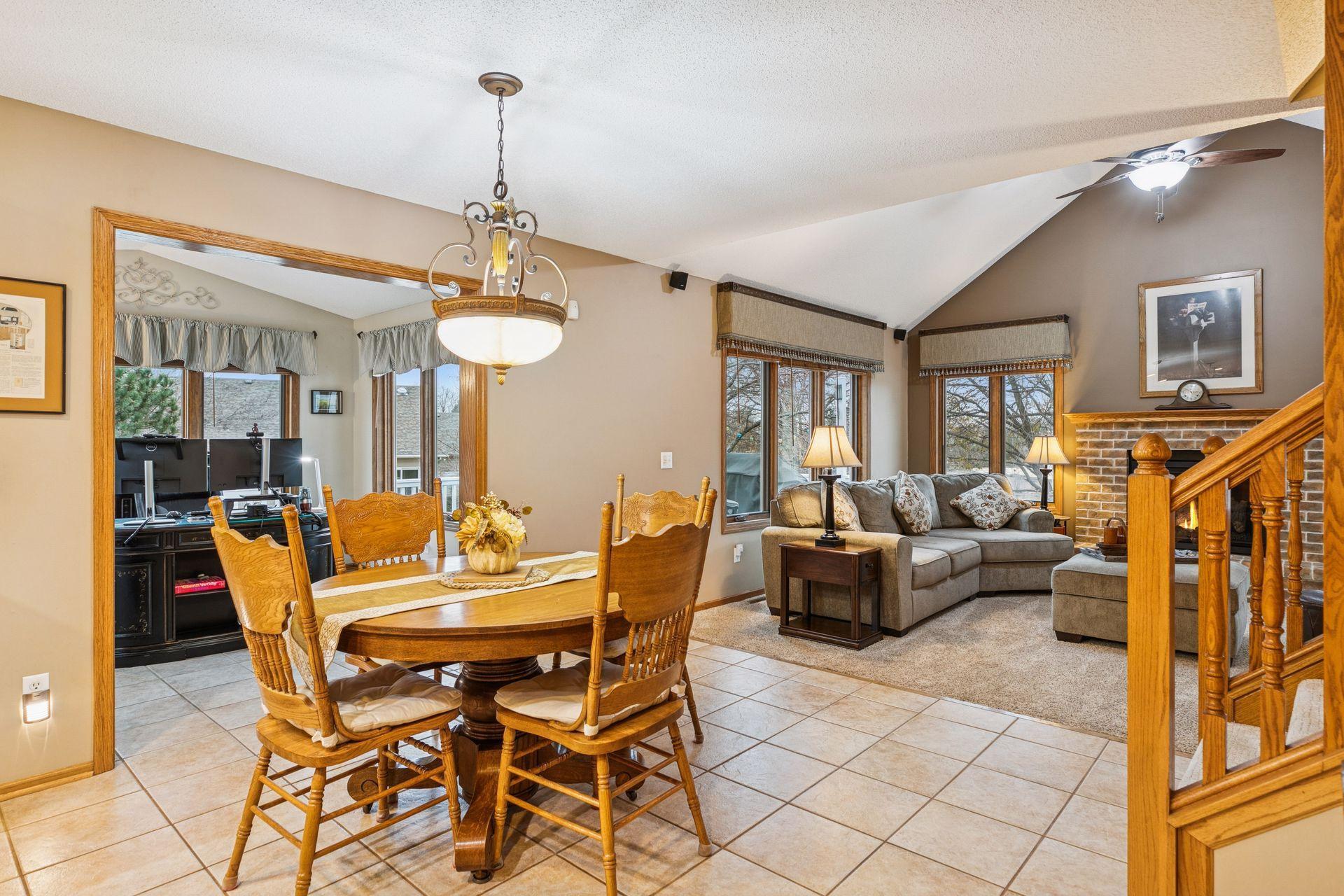 Woodbury, Minnesota, 55129, United States, 5 Bedrooms Bedrooms, ,3 BathroomsBathrooms,Residential,For Sale,1998443