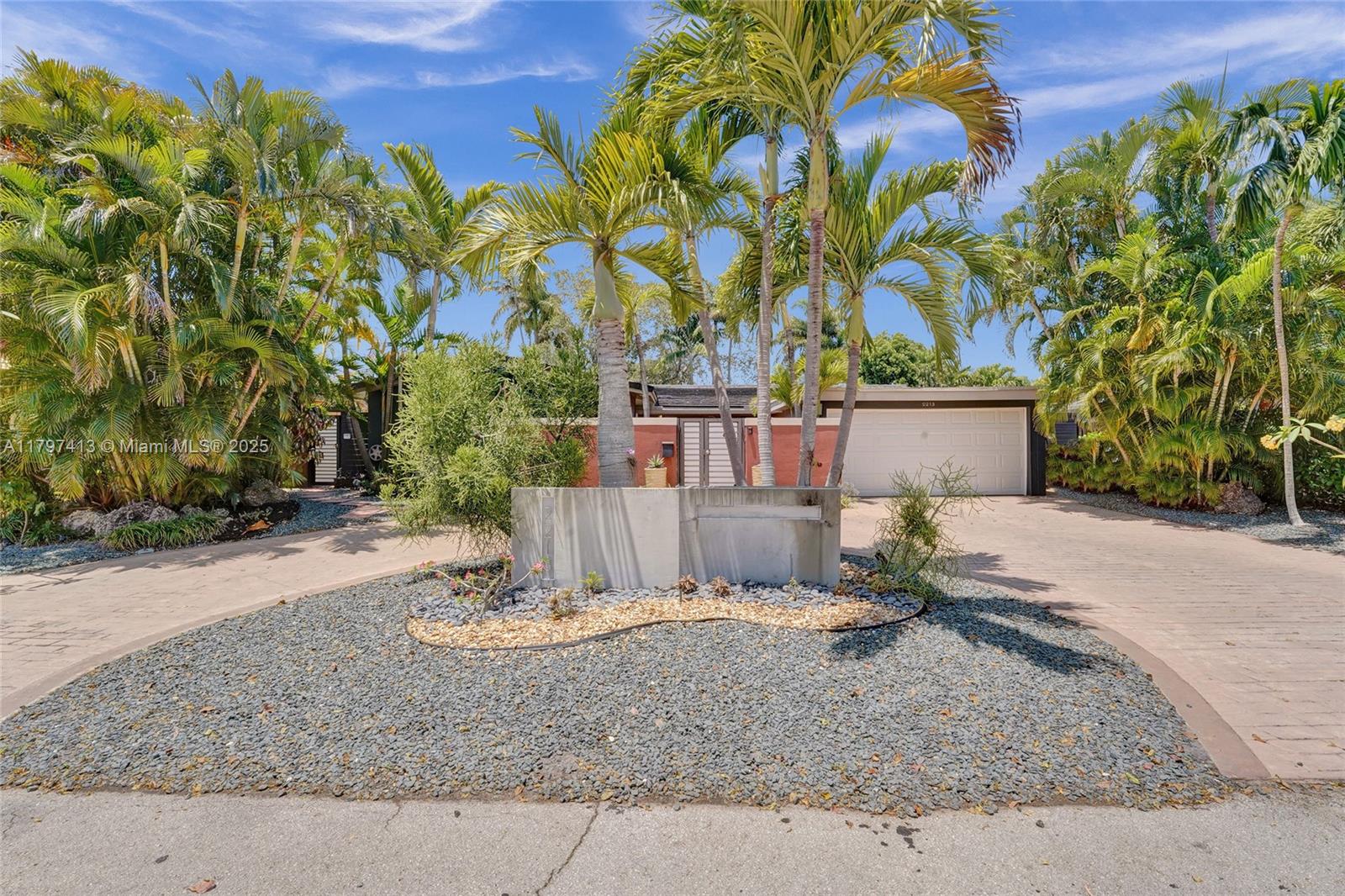 Wilton Manors, Florida, 33305, United States, 3 Bedrooms Bedrooms, ,3 BathroomsBathrooms,Residential,For Sale,1803102