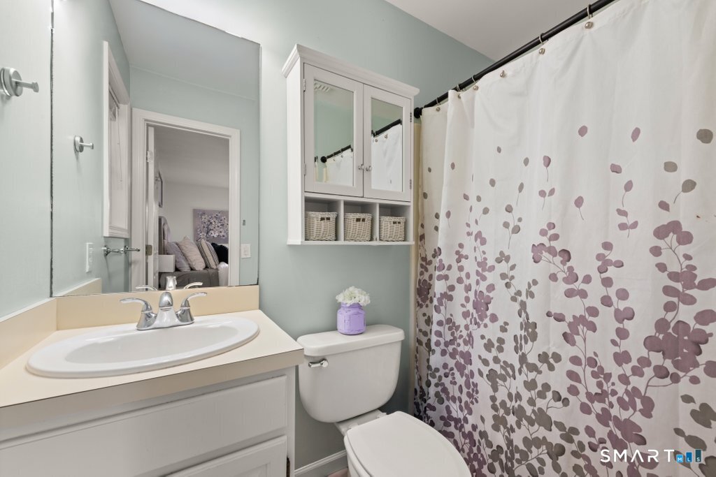 Alpine Dr, Sandy Hook, CT 06482
