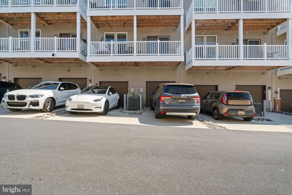 Rockville, Maryland, 20855, United States, 3 Bedrooms Bedrooms, ,3 BathroomsBathrooms,Residential,For Sale,1929038