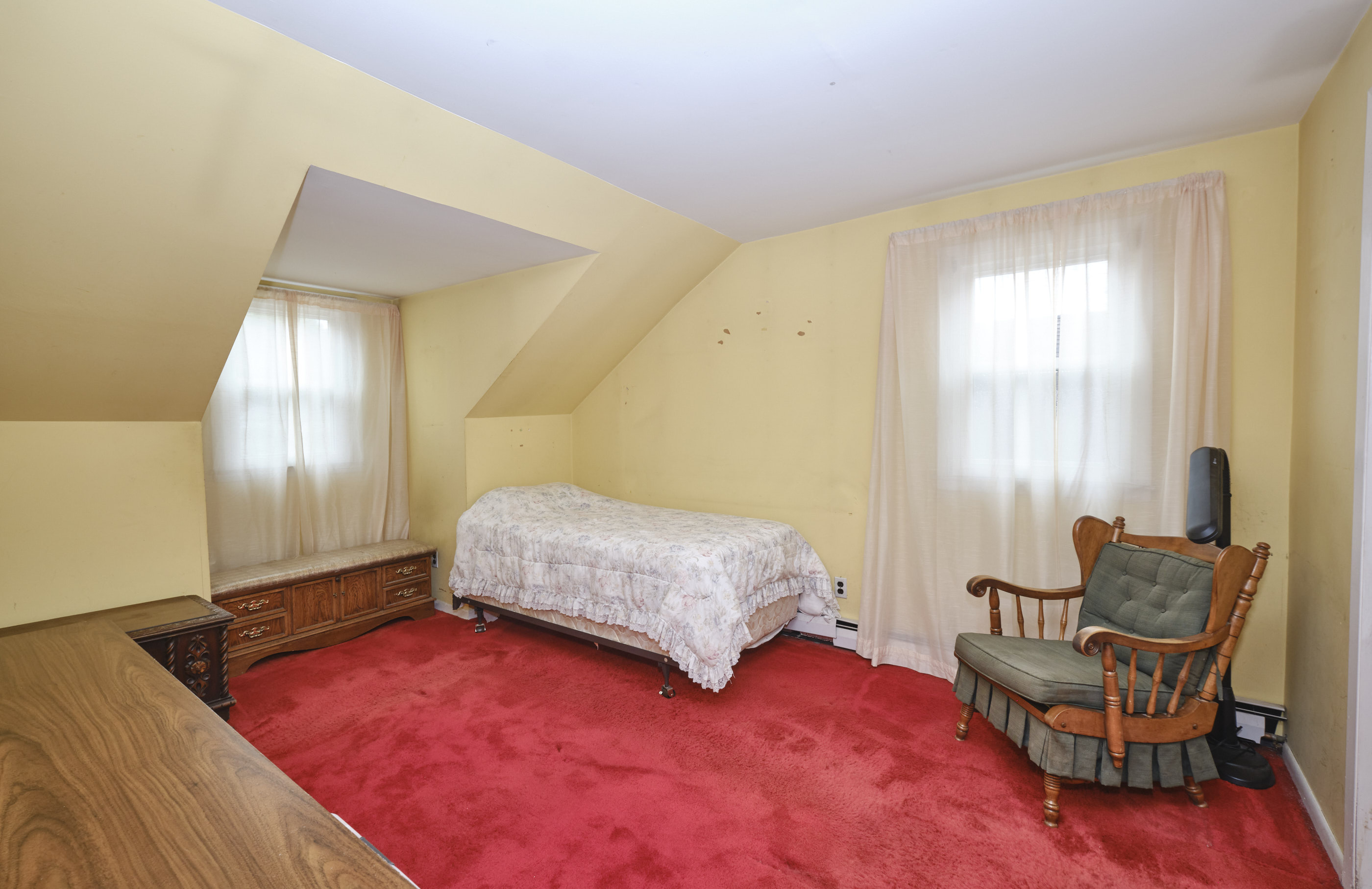 New Hyde Park, New York, 11040, United States, 4 Bedrooms Bedrooms, ,3 BathroomsBathrooms,Residential,For Sale,1977878