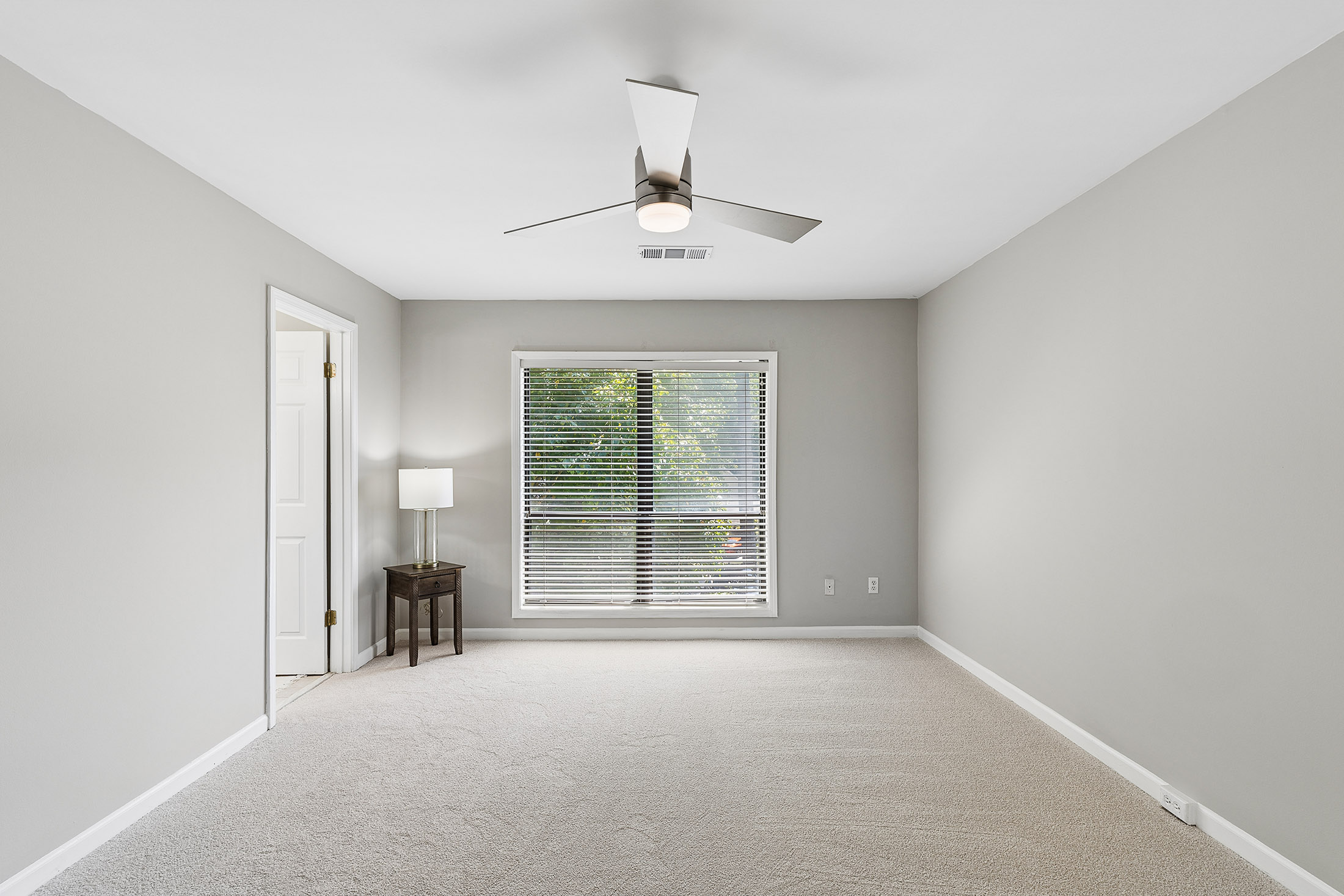  Beautifully Updated Fee Simple Townhome in an Exceptional Brookhaven Location - 物件實景