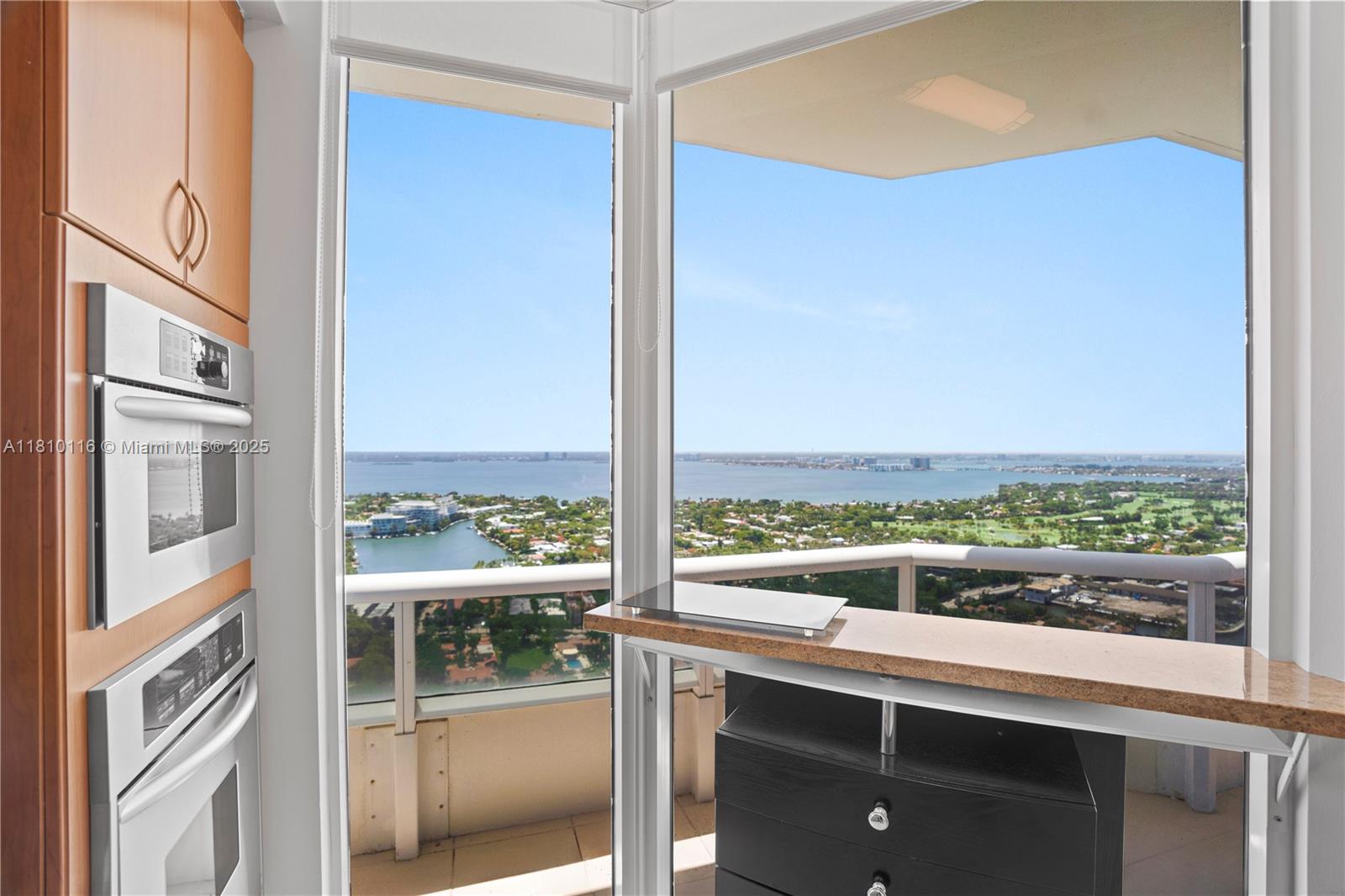 Miami Beach, Florida, 33140, United States, 2 Bedrooms Bedrooms, ,2 BathroomsBathrooms,Residential,For Sale,1838386