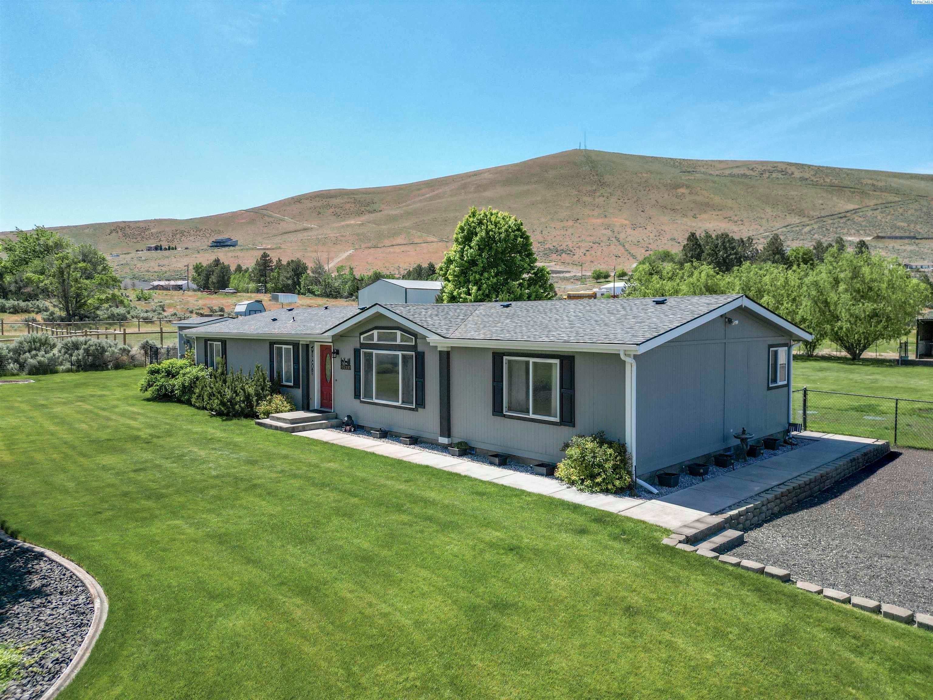 Benton City, Washington, 99320, United States, 3 Bedrooms Bedrooms, ,2 BathroomsBathrooms,Residential,For Sale,1983033