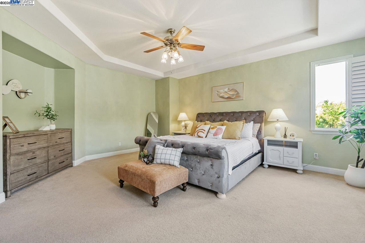 Concord, California, 94521, United States, 5 Bedrooms Bedrooms, ,3 BathroomsBathrooms,Residential,For Sale,1989306