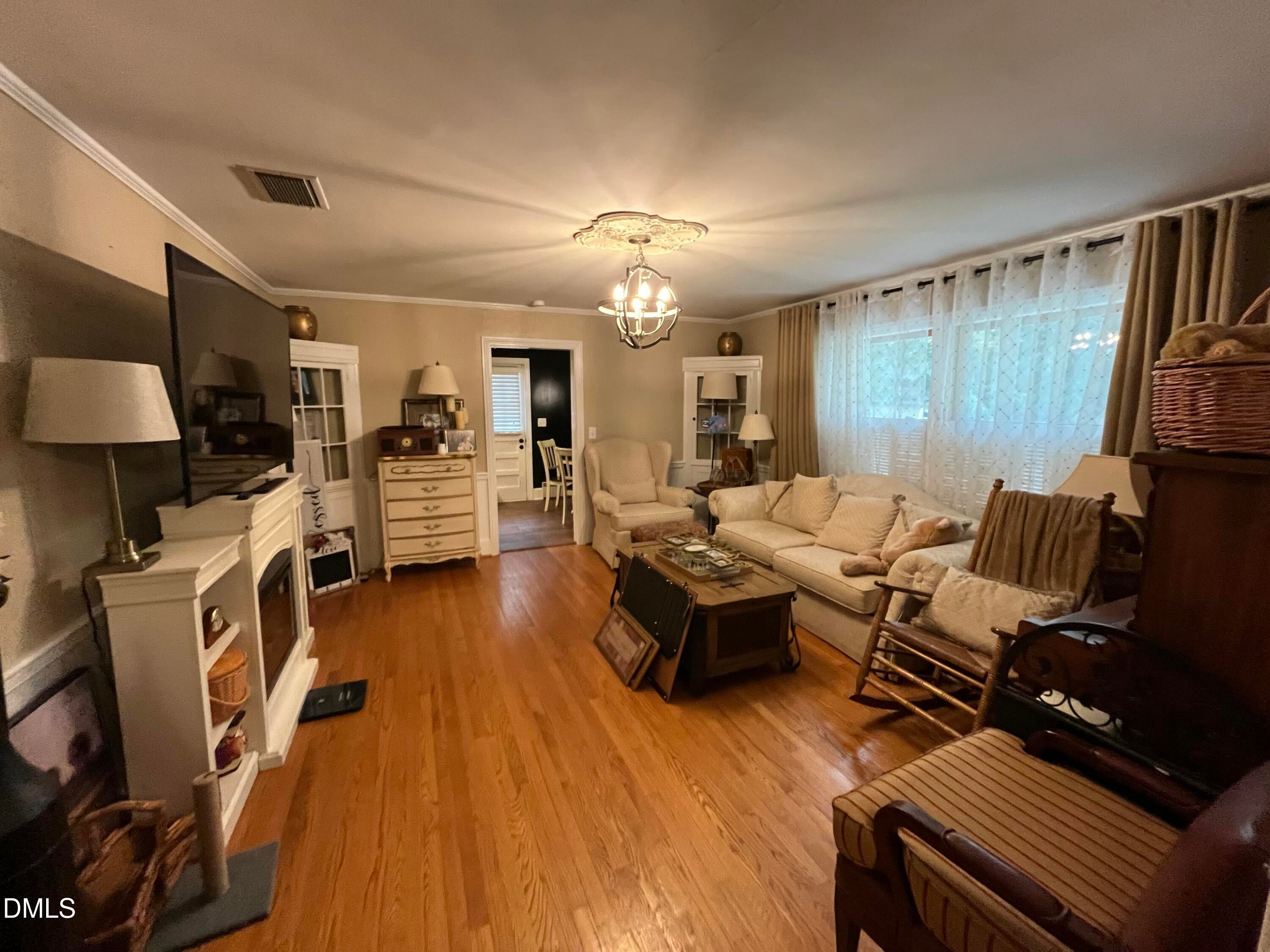 Burlington, North Carolina, 27215, United States, 6 Bedrooms Bedrooms, ,5 BathroomsBathrooms,Residential,For Sale,1999831